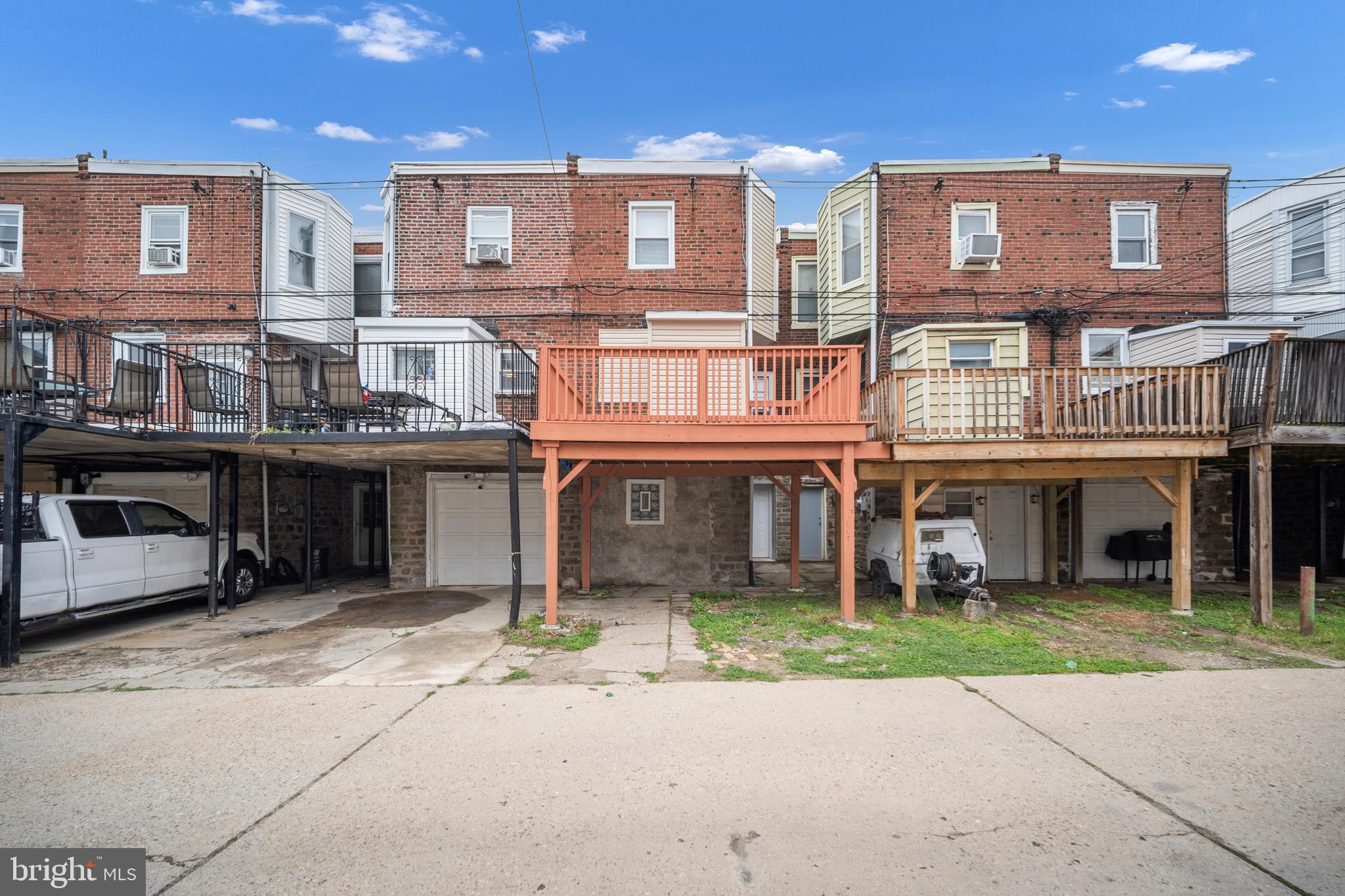 EAST OAK LANE - Residential