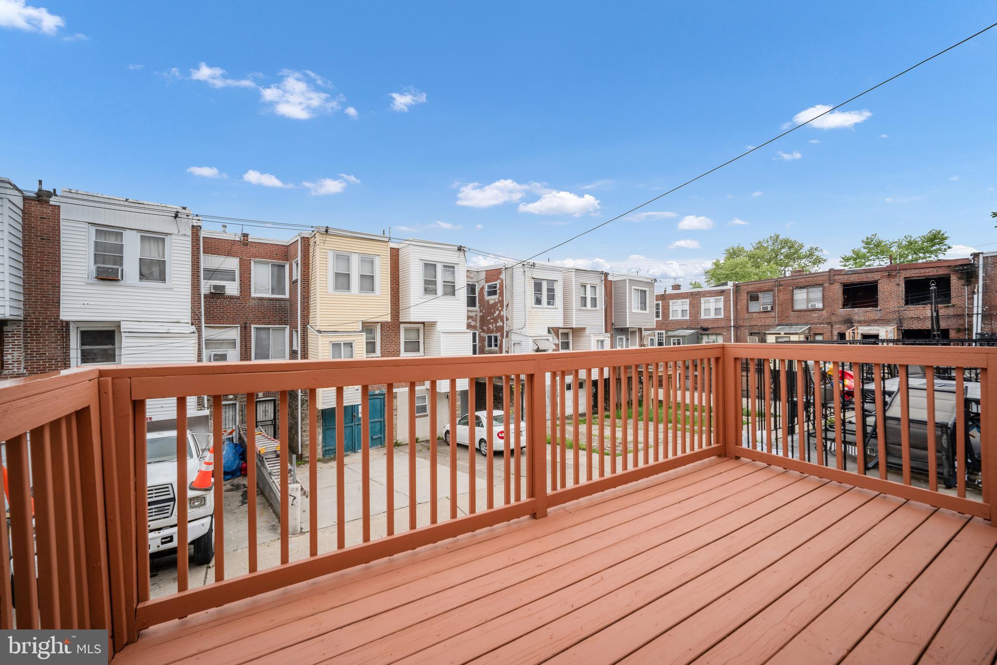 EAST OAK LANE - Residential