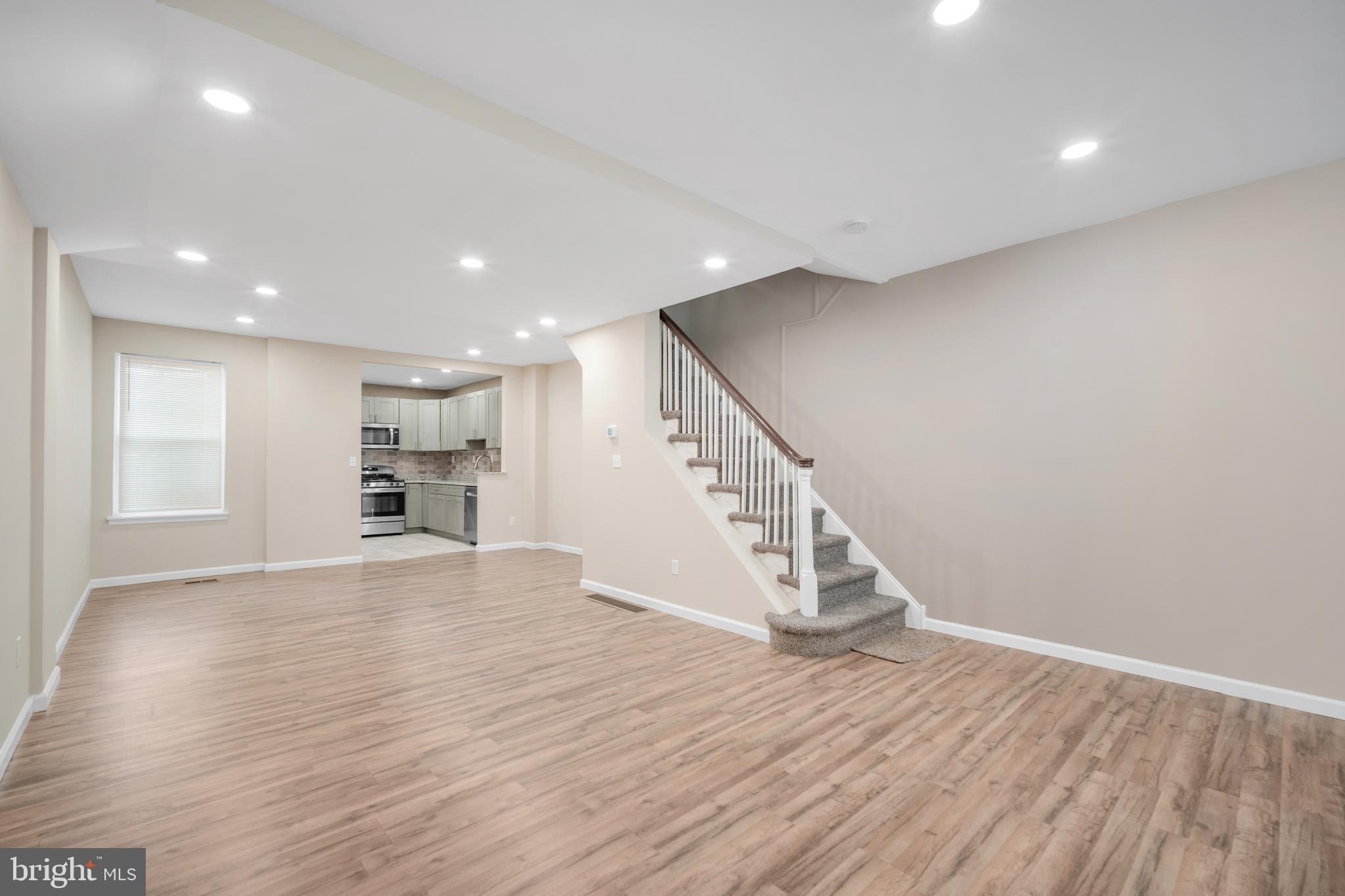 EAST OAK LANE - Residential