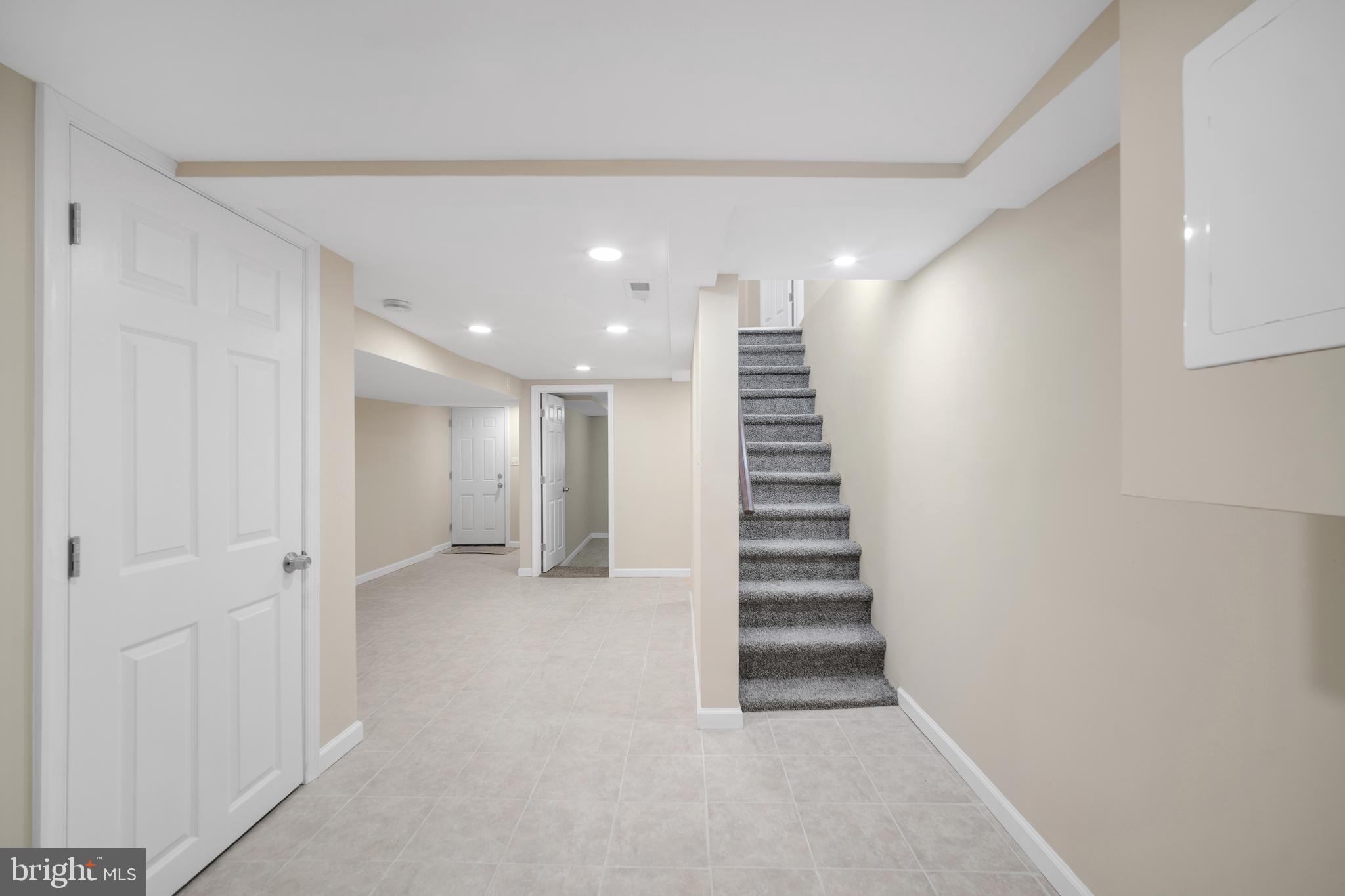 EAST OAK LANE - Residential