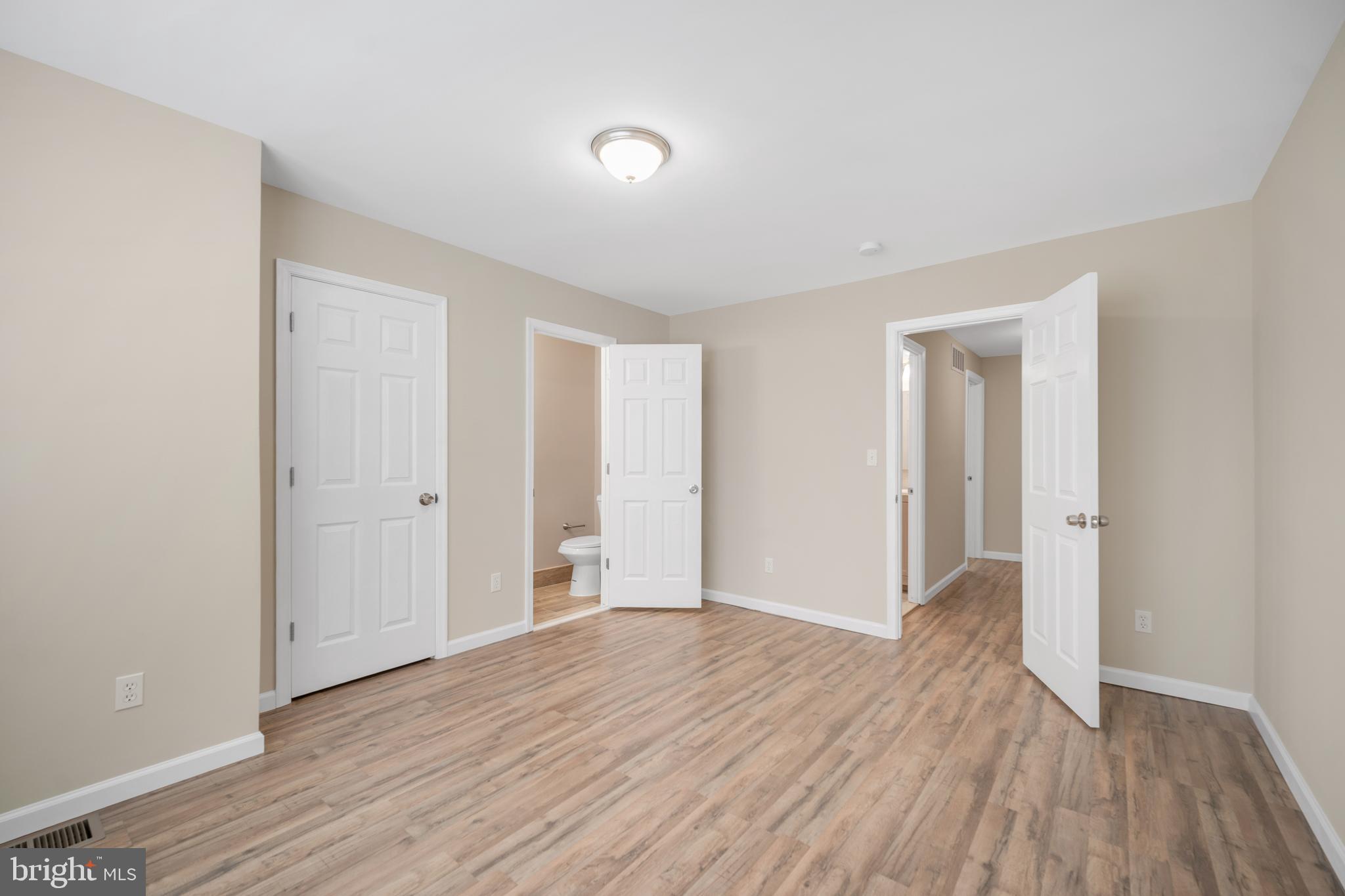 EAST OAK LANE - Residential