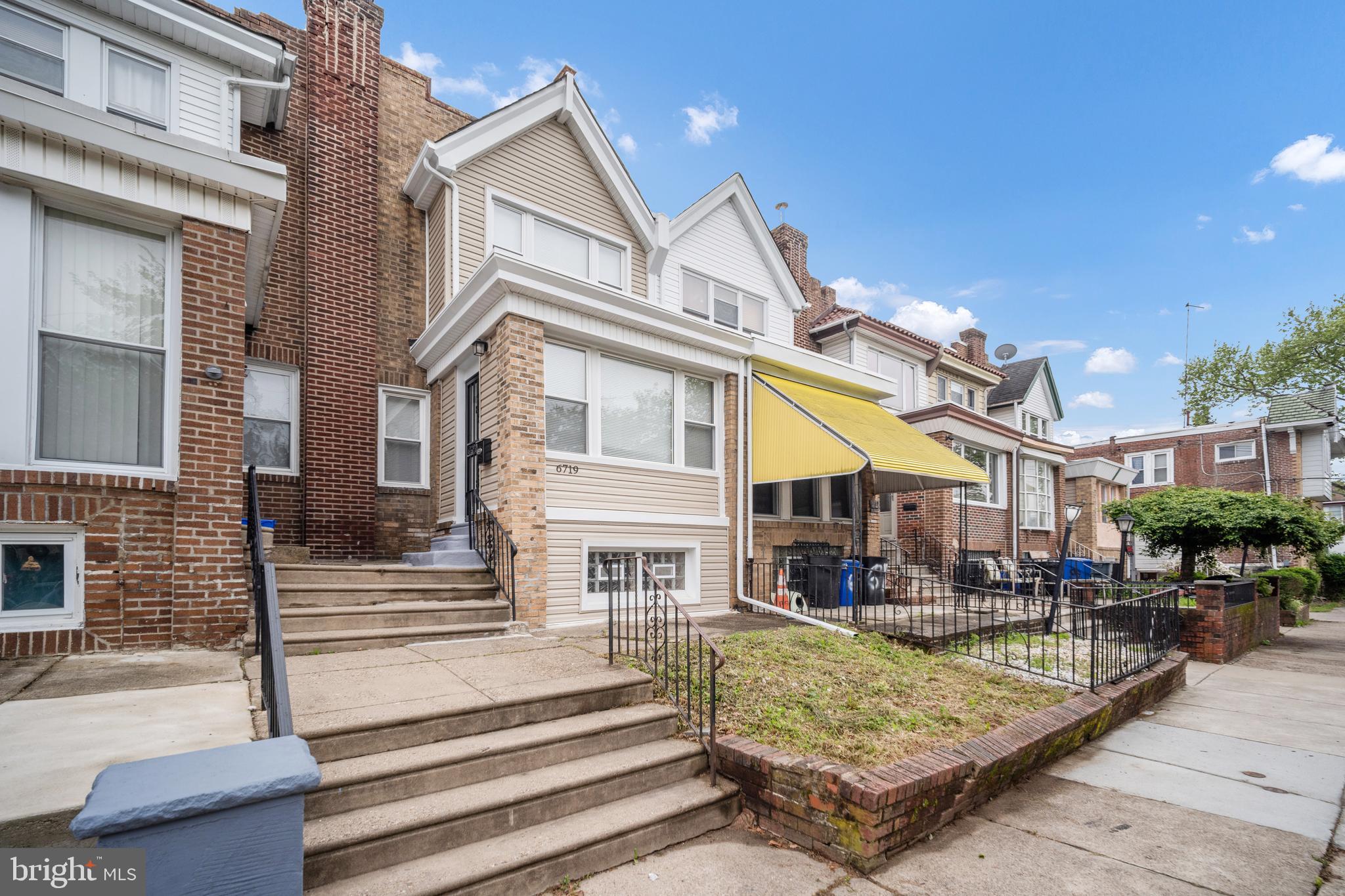 EAST OAK LANE - Residential