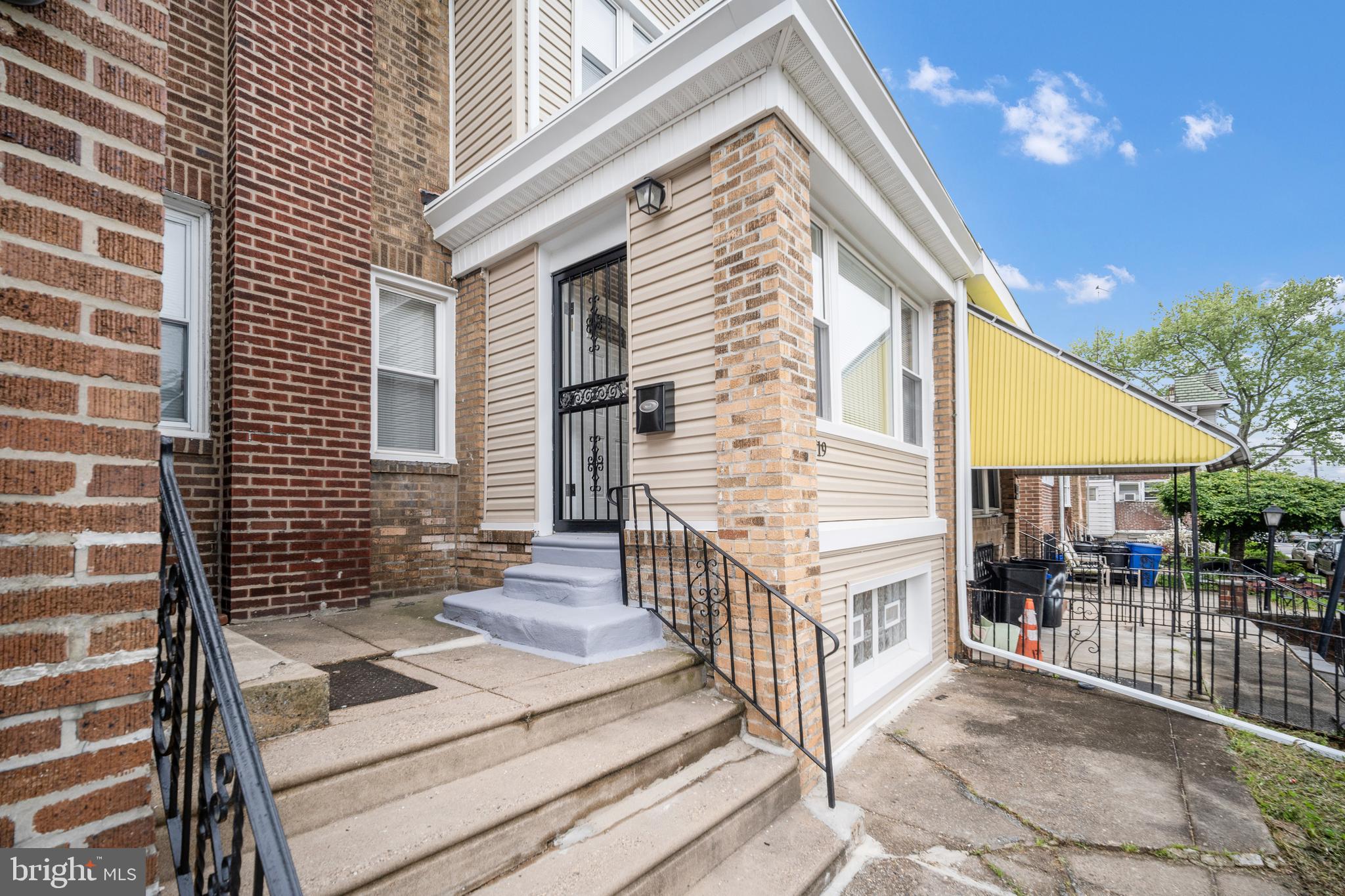 EAST OAK LANE - Residential
