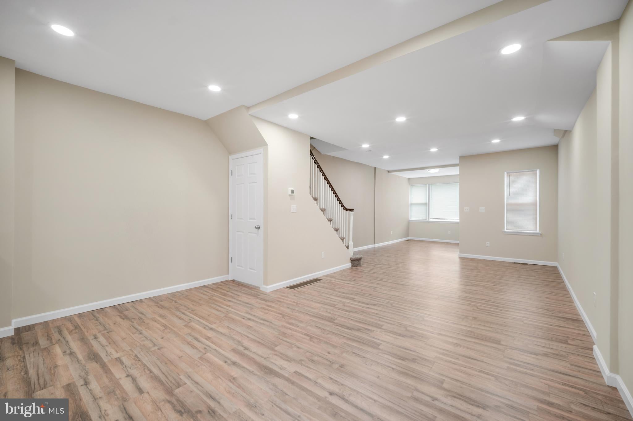 EAST OAK LANE - Residential
