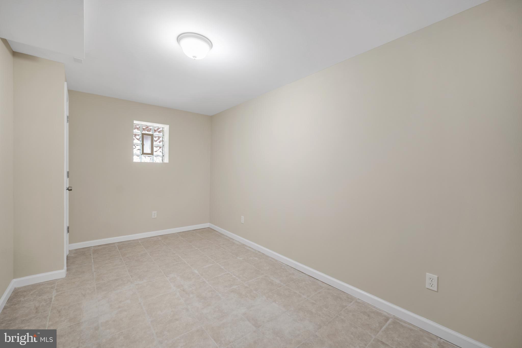 EAST OAK LANE - Residential