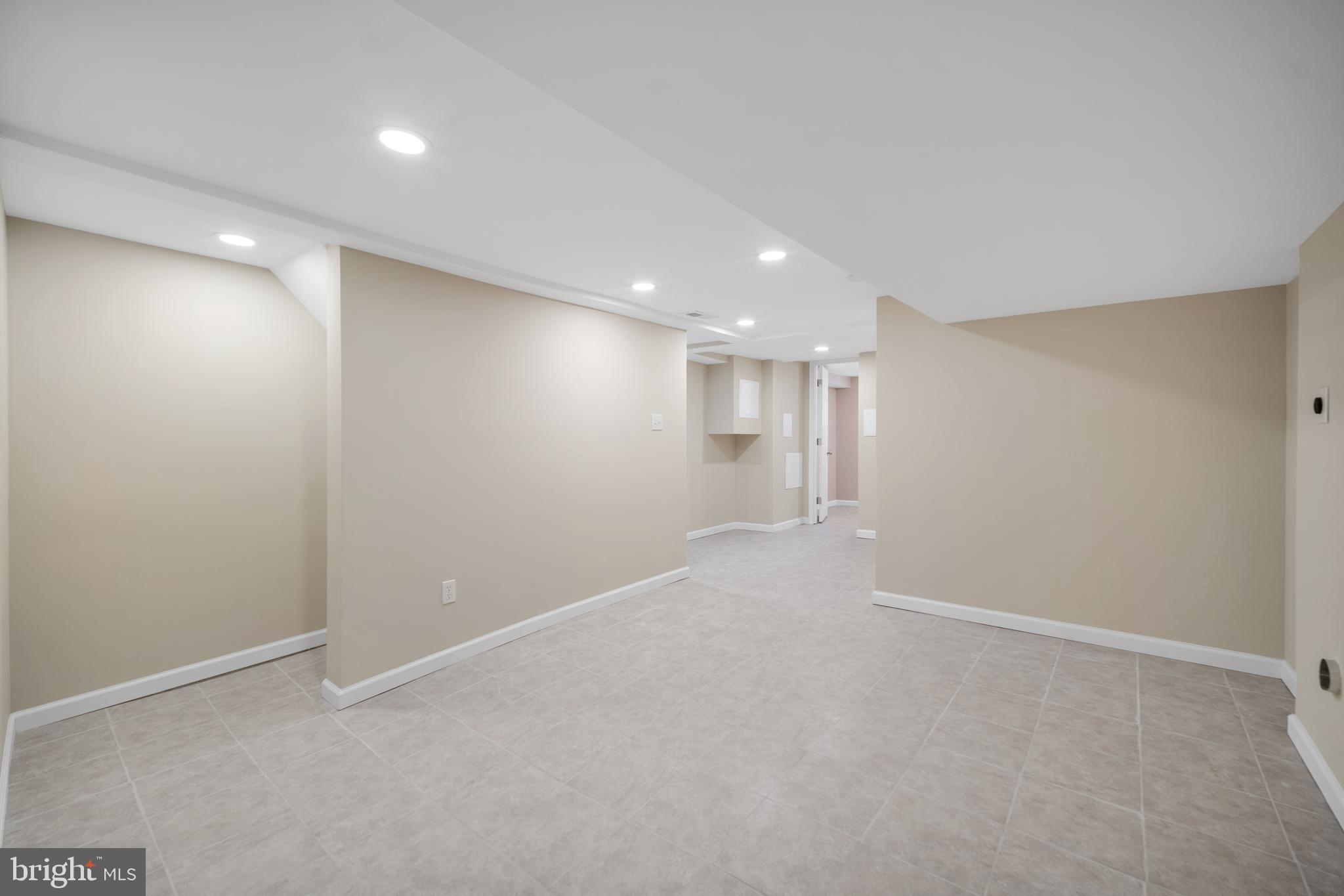 EAST OAK LANE - Residential