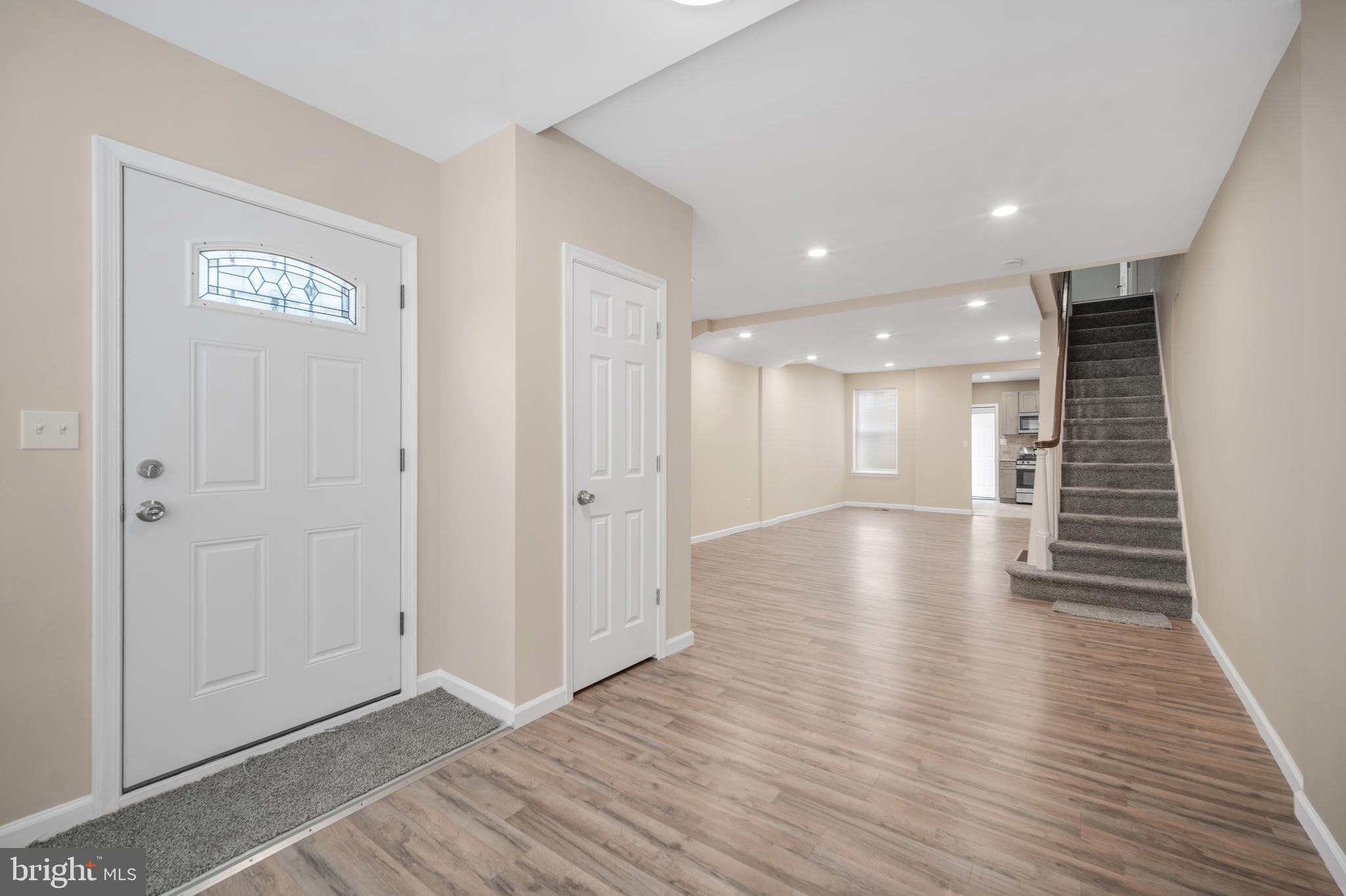 EAST OAK LANE - Residential