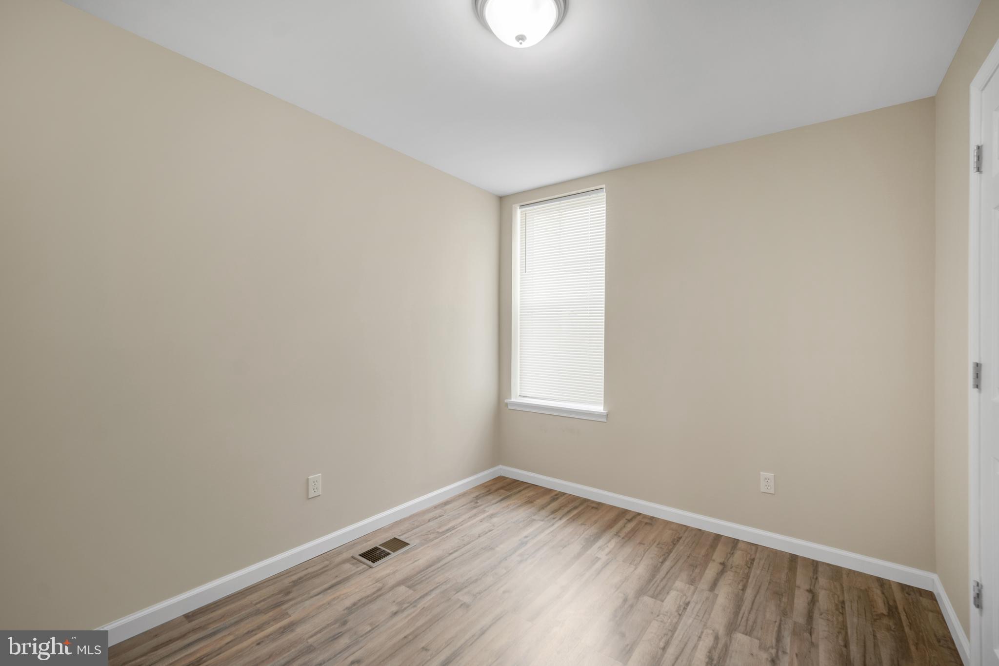 EAST OAK LANE - Residential