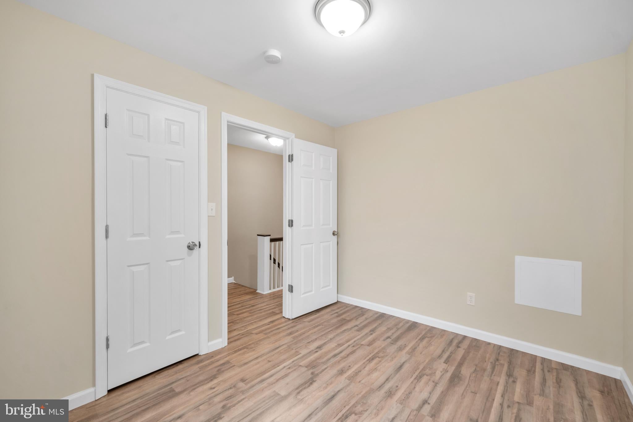 EAST OAK LANE - Residential