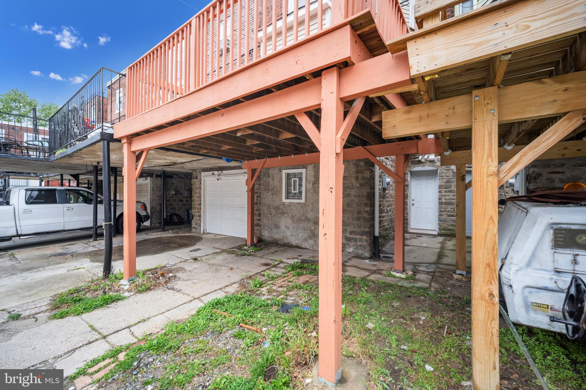 EAST OAK LANE - Residential