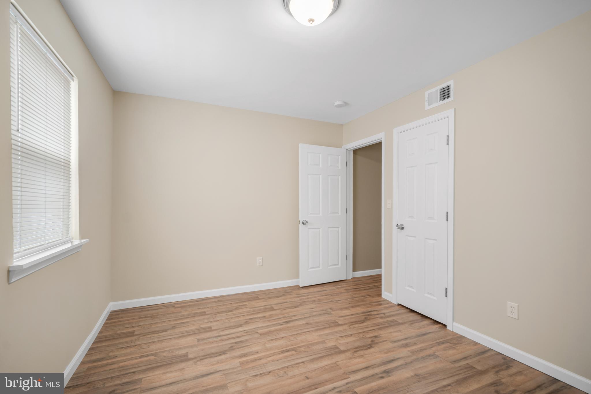 EAST OAK LANE - Residential