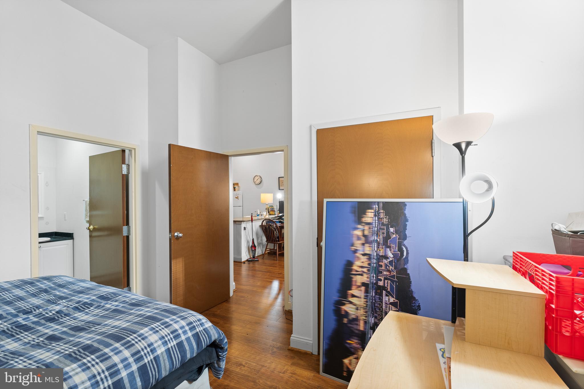 CENTER CITY - Residential Lease