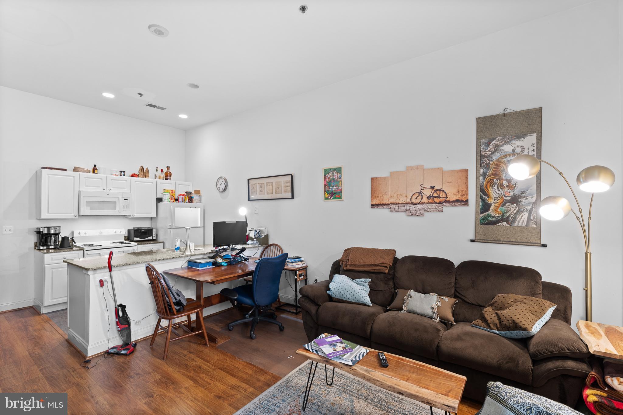 CENTER CITY - Residential Lease