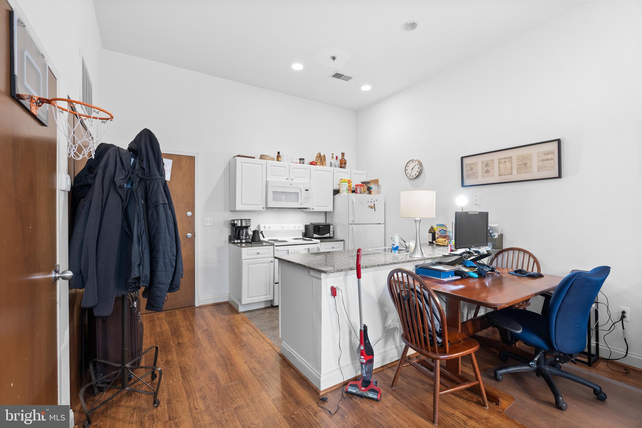 CENTER CITY - Residential Lease
