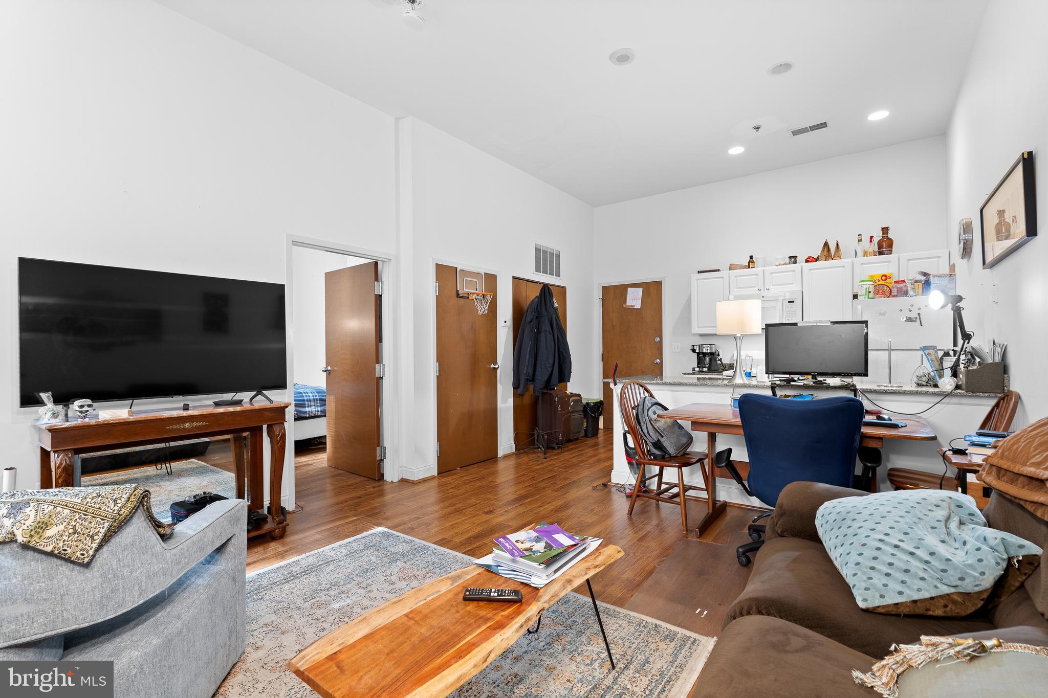 CENTER CITY - Residential Lease