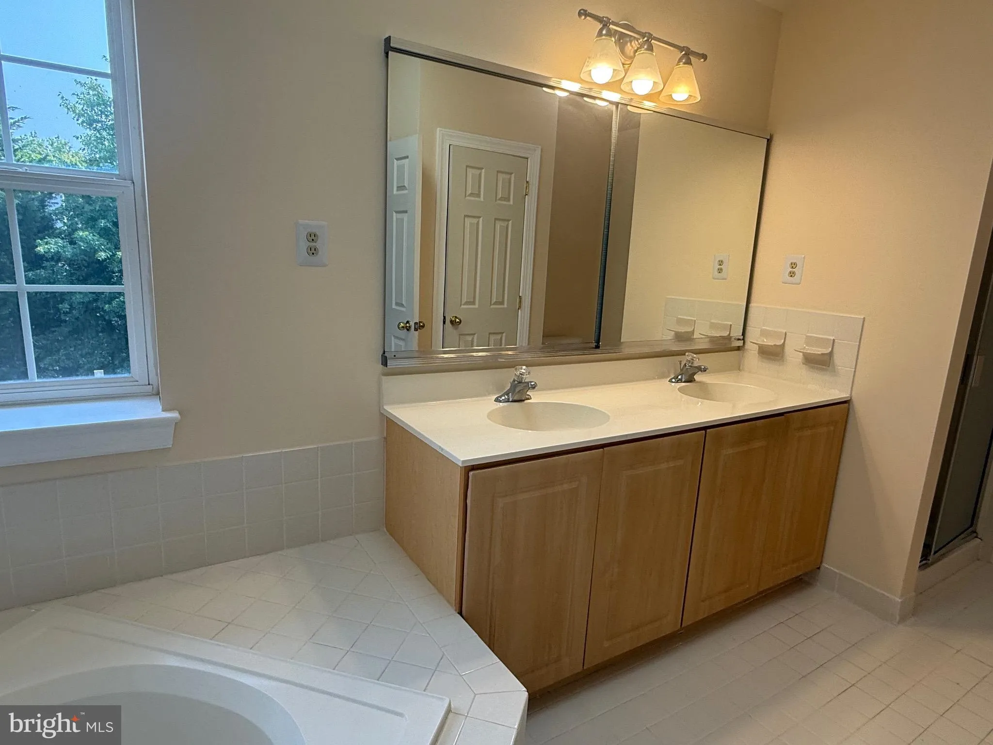 North Wales, Pennsylvania 19454, United States, 4 Bedrooms Bedrooms, ,3 BathroomsBathrooms,Residential,Active,146826