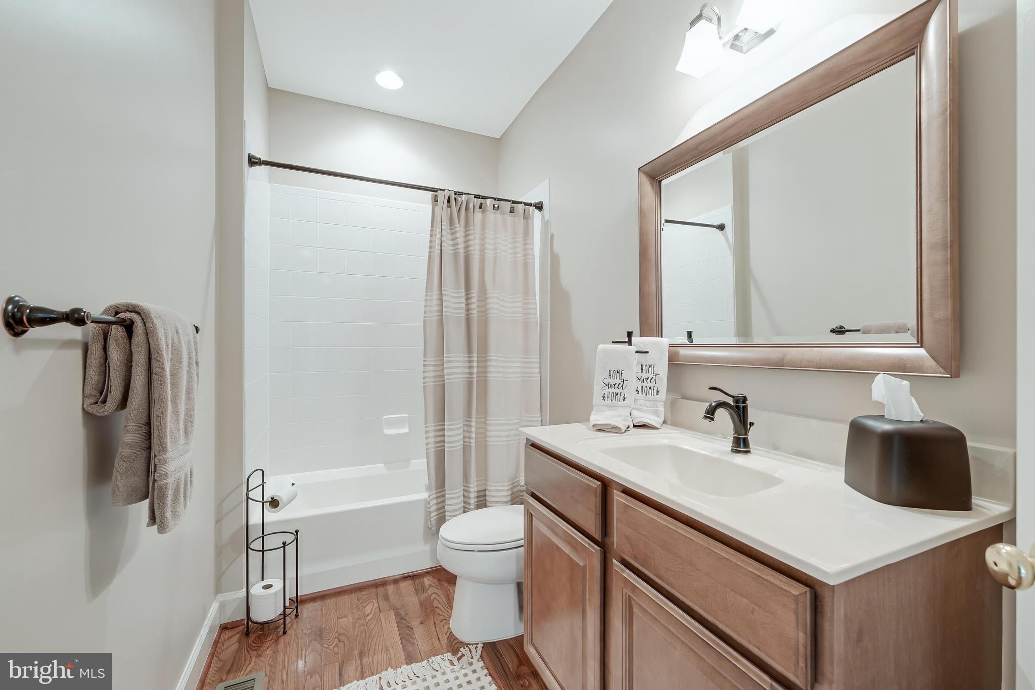 VILLAGE OF WAXPOOL - Residential