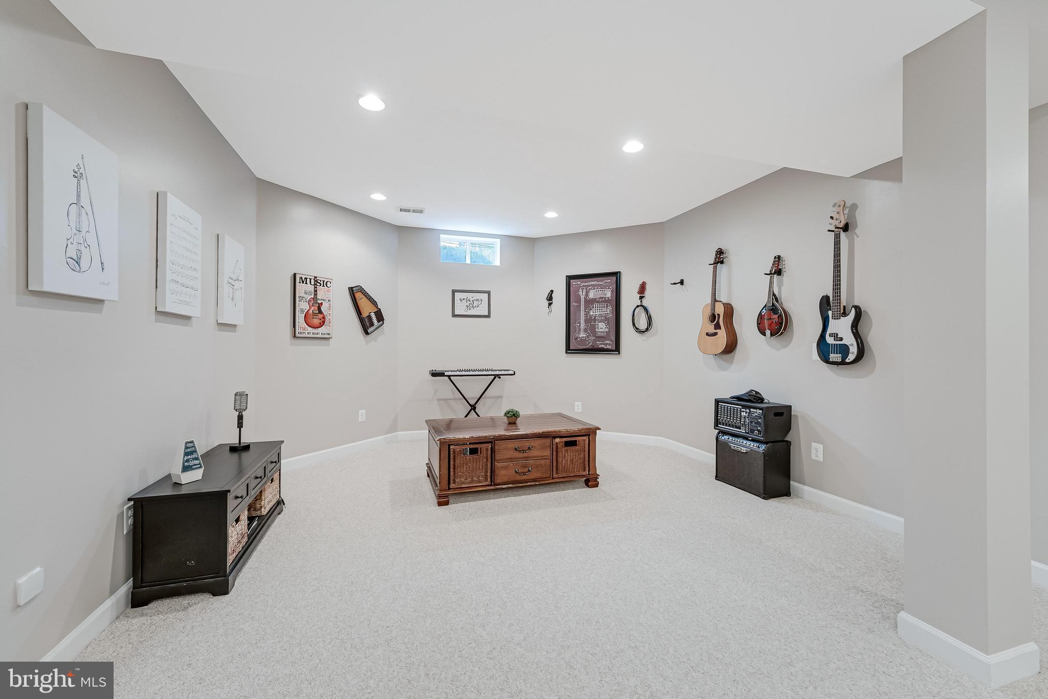 VILLAGE OF WAXPOOL - Residential