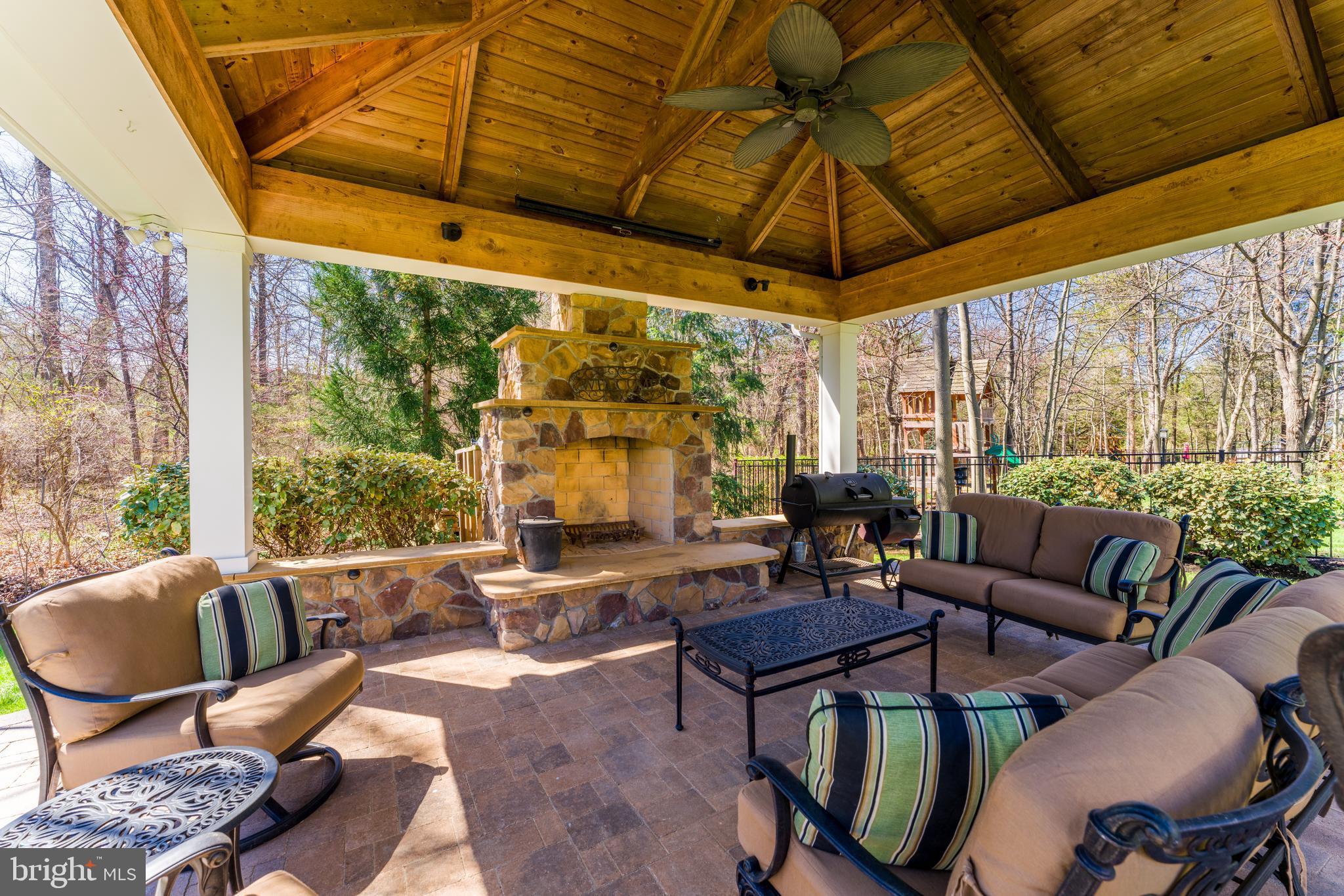 VILLAGE OF WAXPOOL - Residential