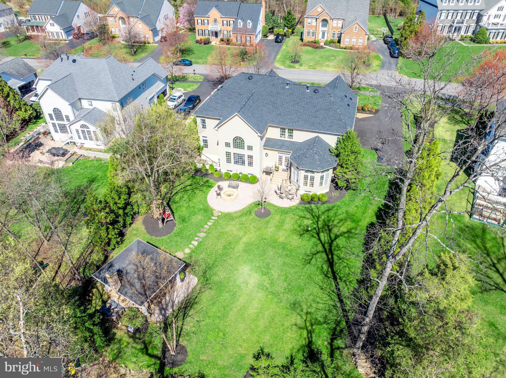 VILLAGE OF WAXPOOL - Residential