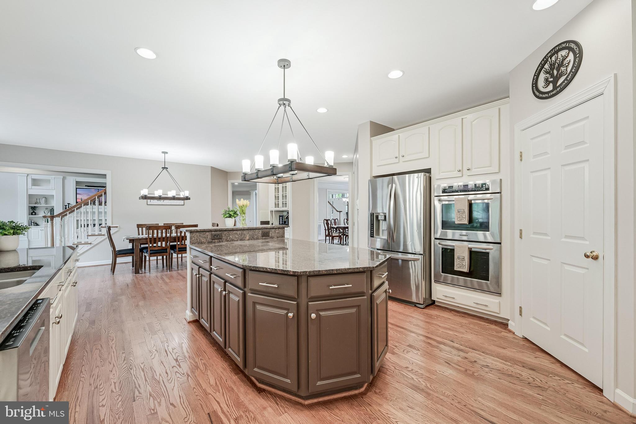 VILLAGE OF WAXPOOL - Residential