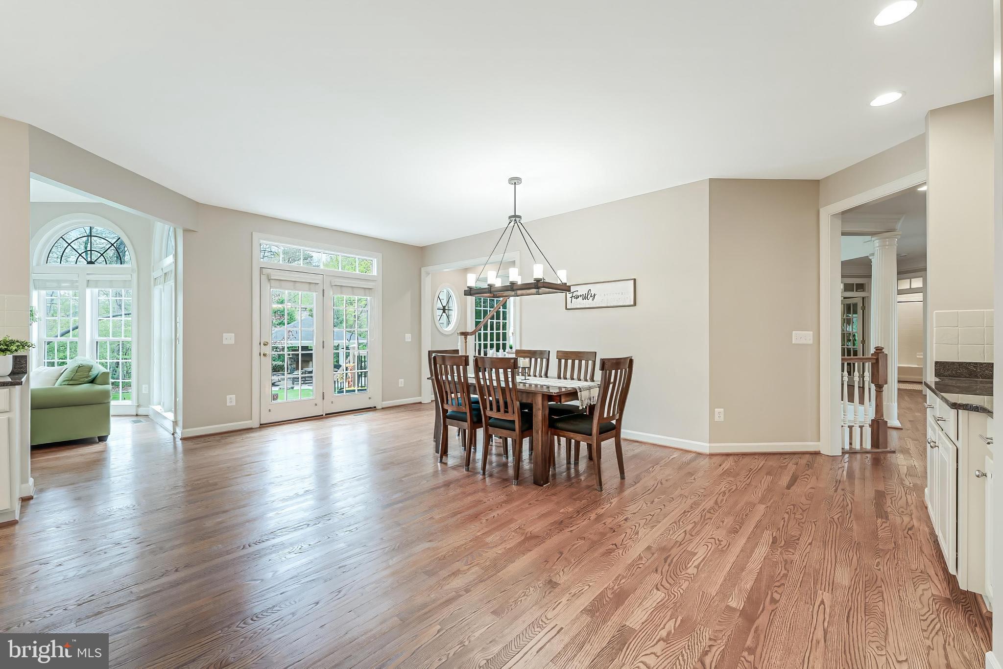 VILLAGE OF WAXPOOL - Residential