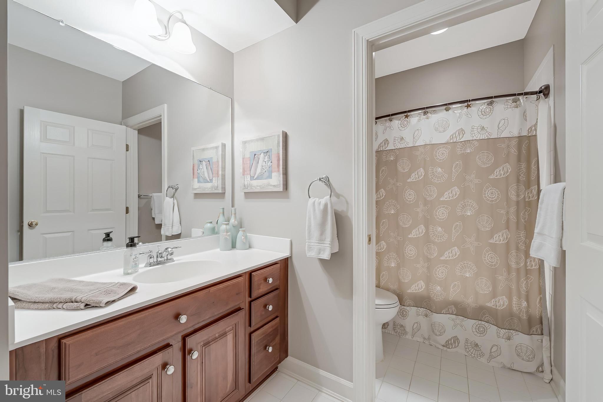 VILLAGE OF WAXPOOL - Residential