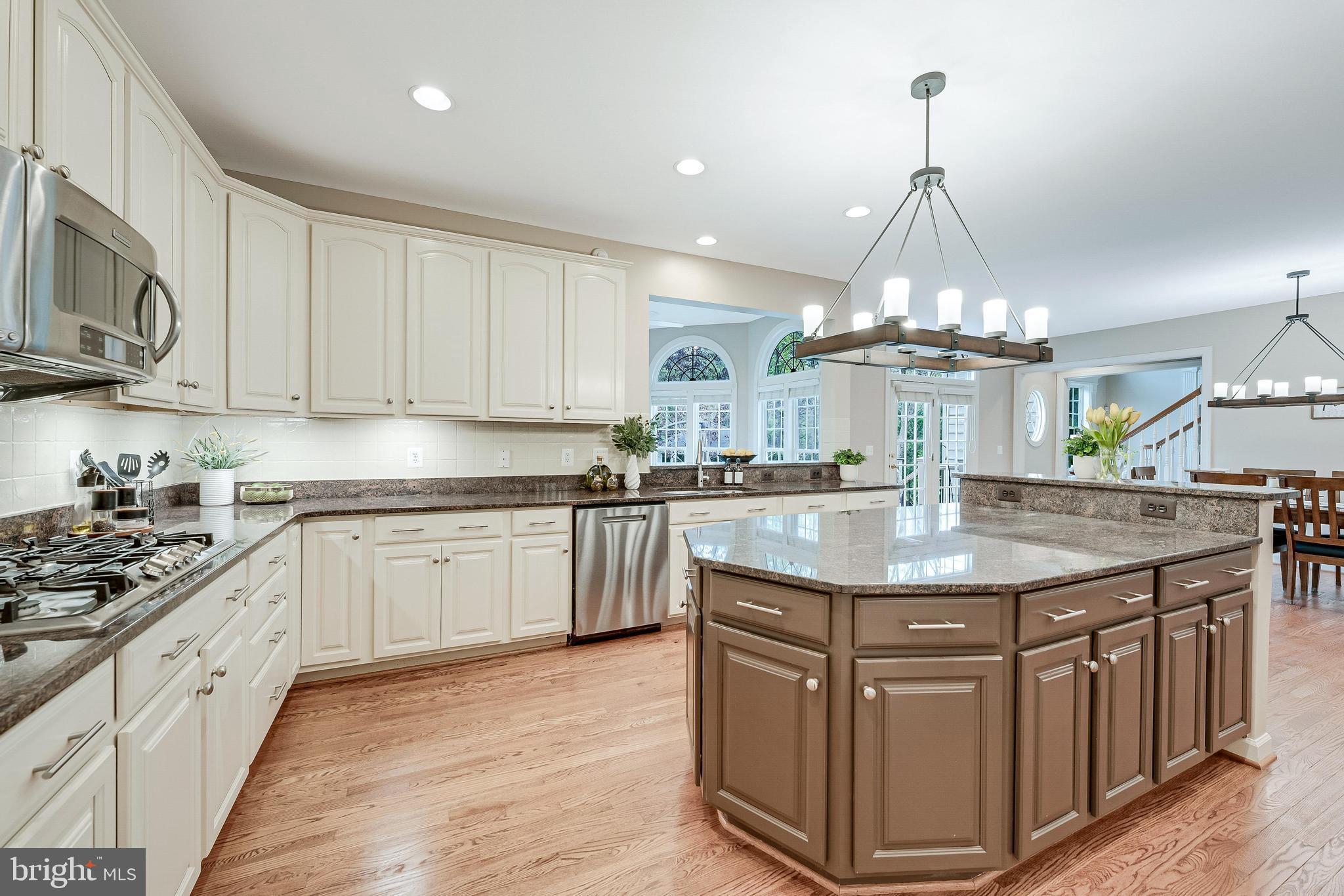 VILLAGE OF WAXPOOL - Residential