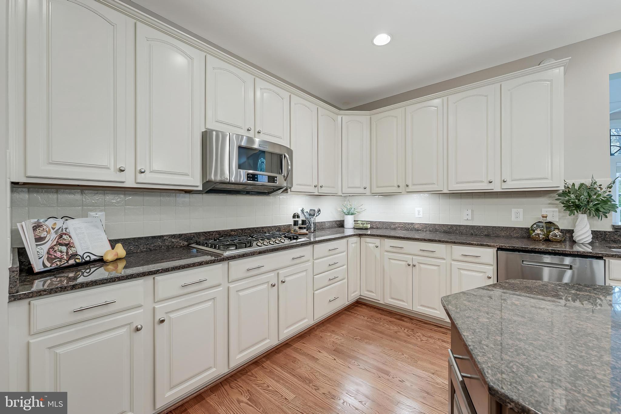 VILLAGE OF WAXPOOL - Residential