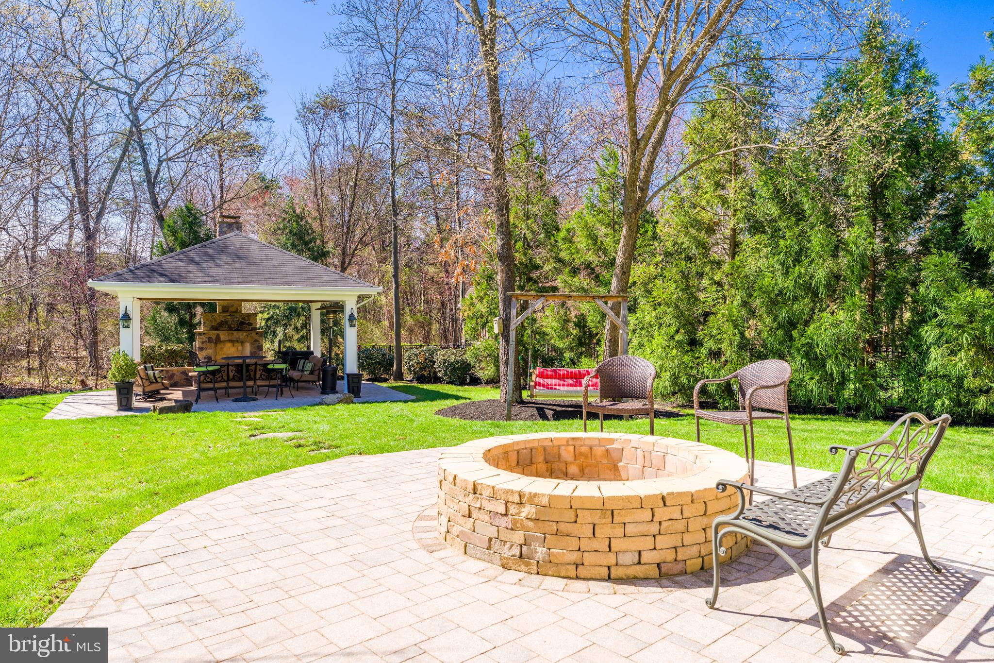 VILLAGE OF WAXPOOL - Residential