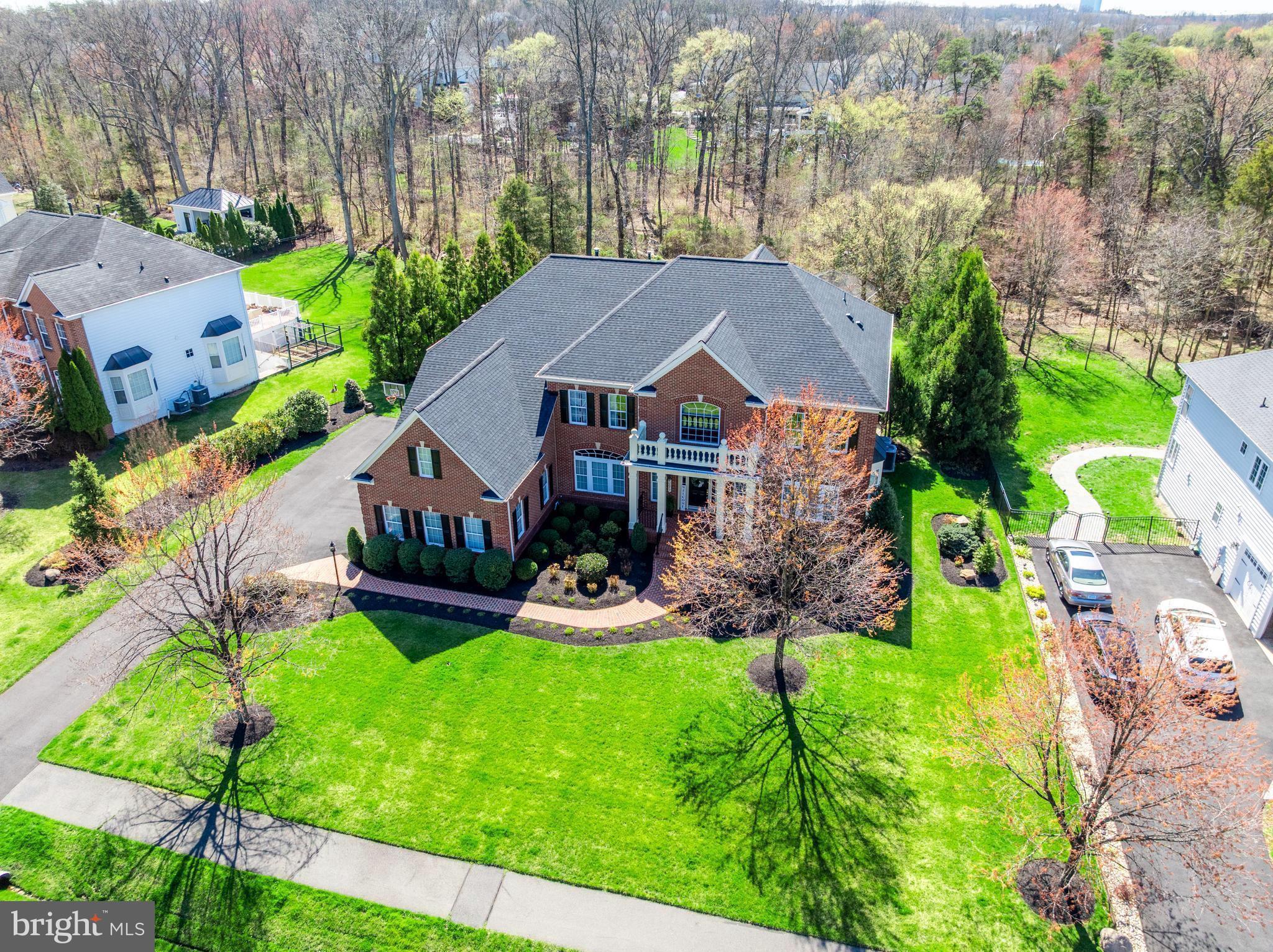 VILLAGE OF WAXPOOL - Residential