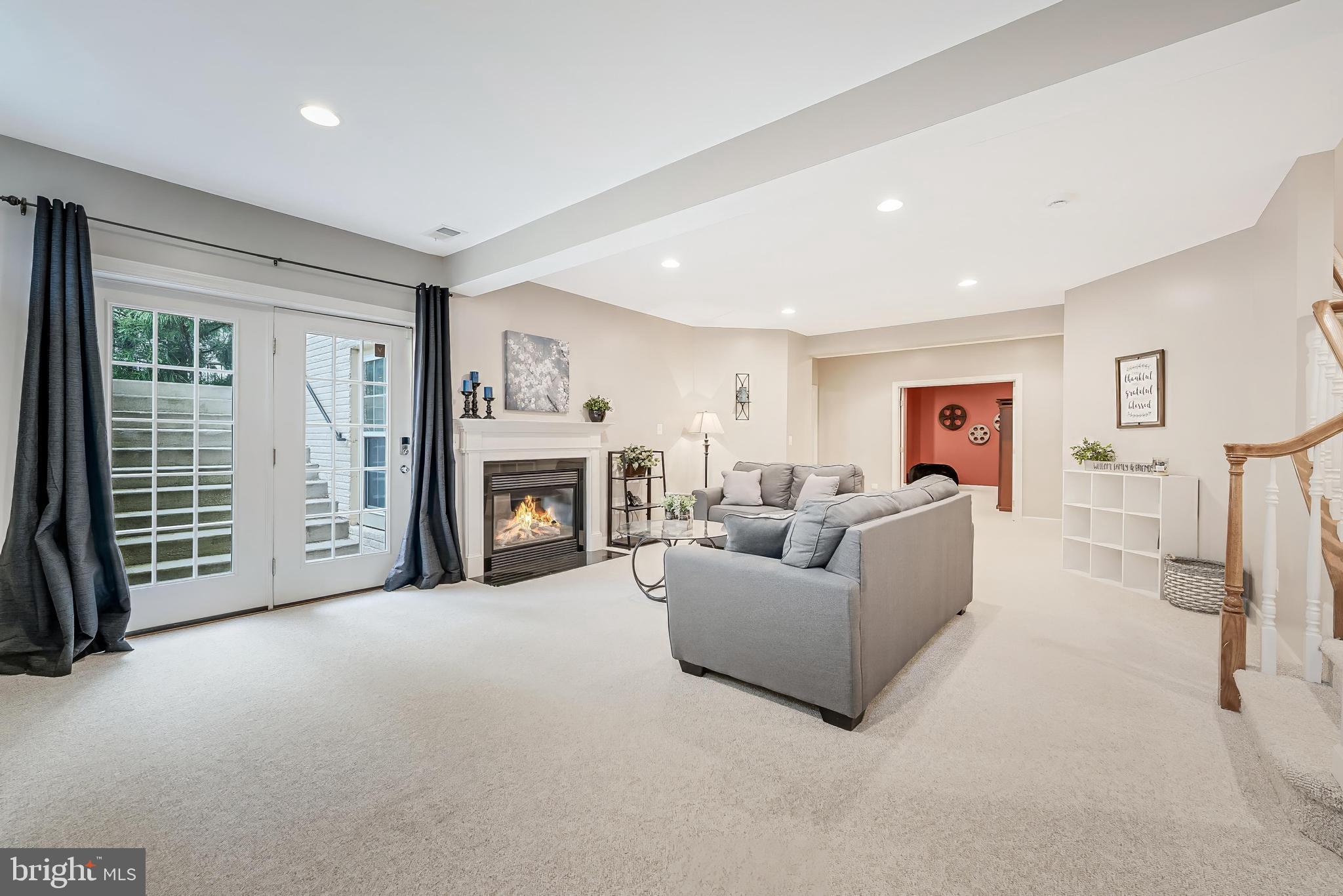 VILLAGE OF WAXPOOL - Residential