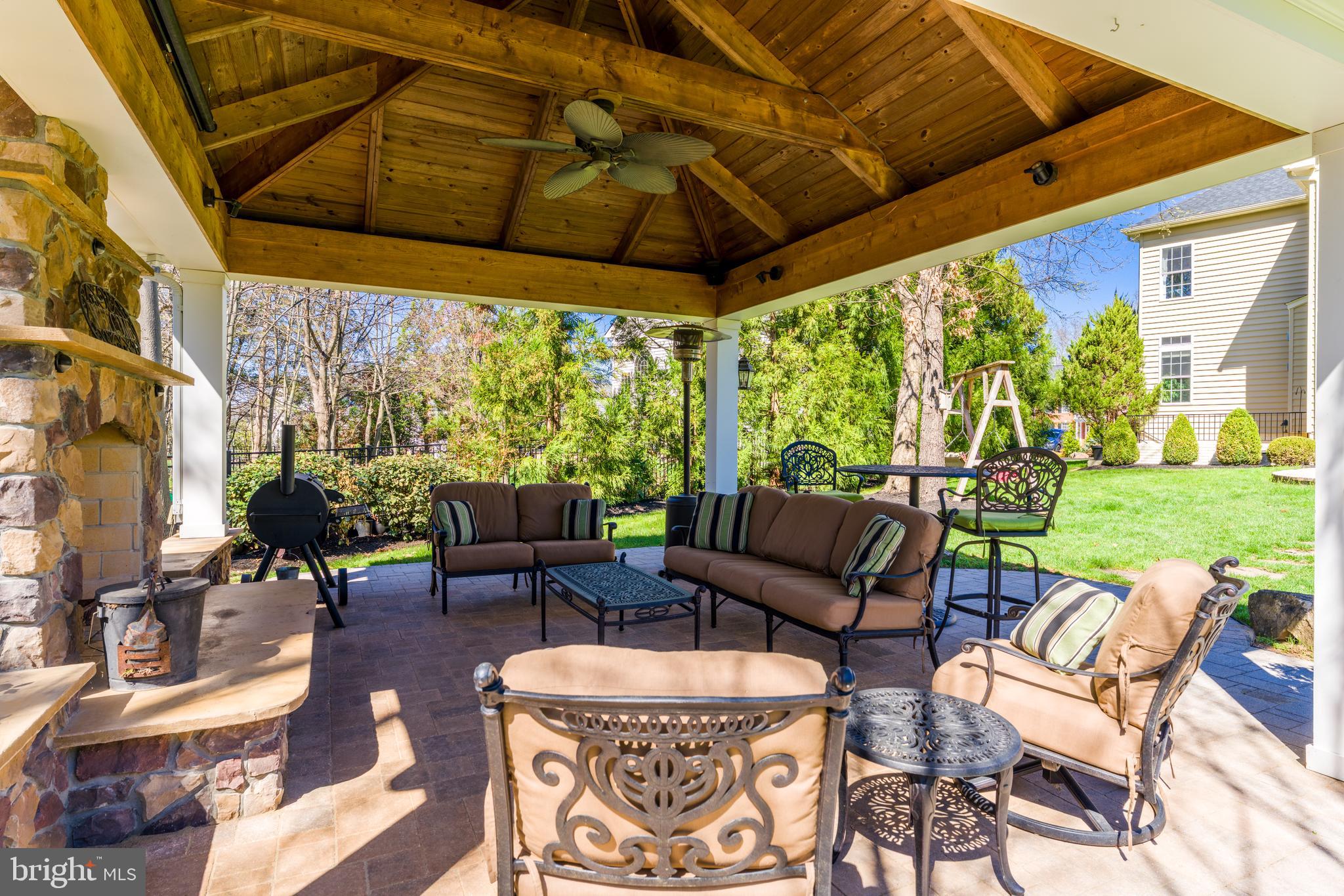 VILLAGE OF WAXPOOL - Residential