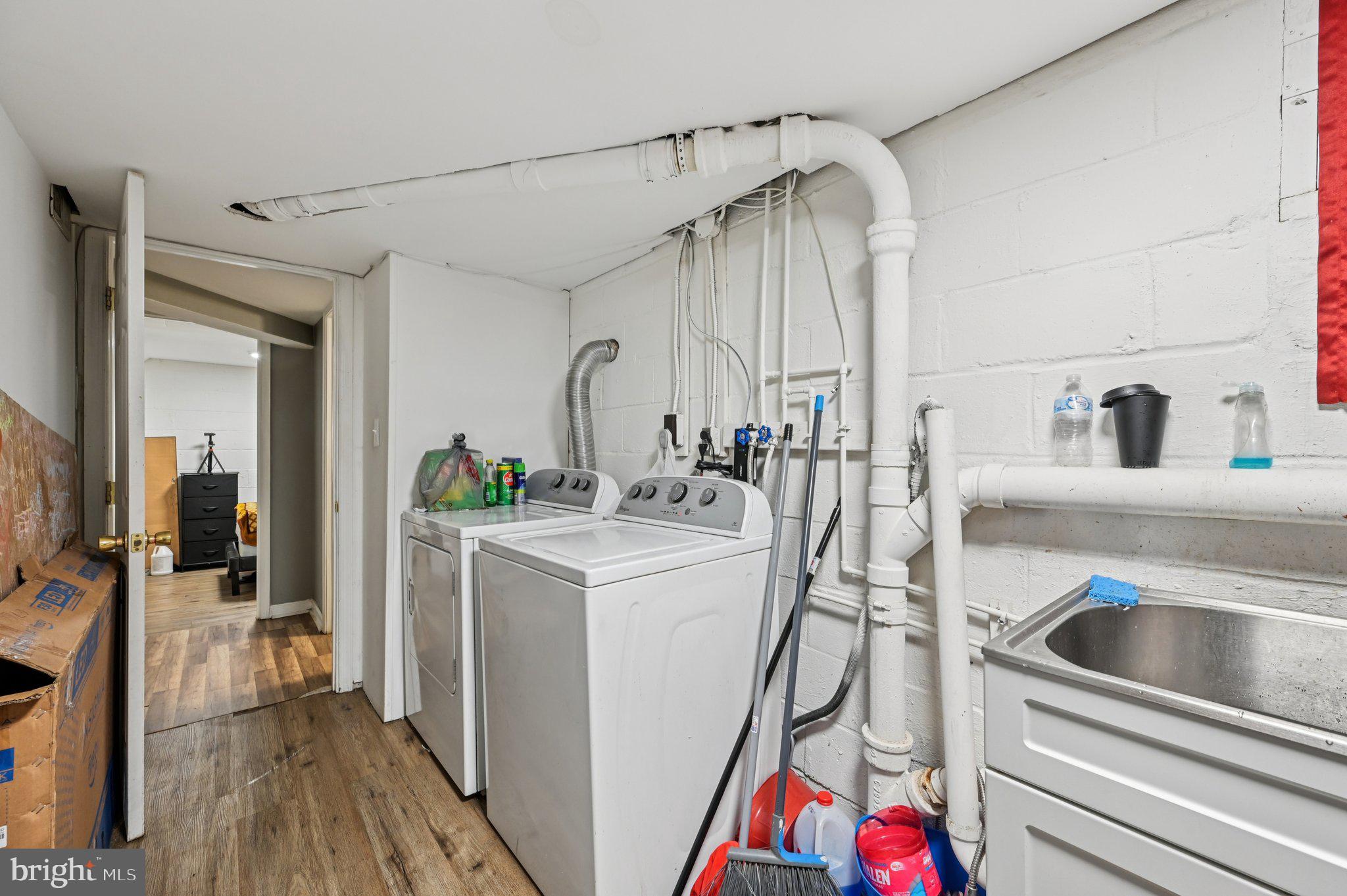 WILLIAMSBURG - Residential