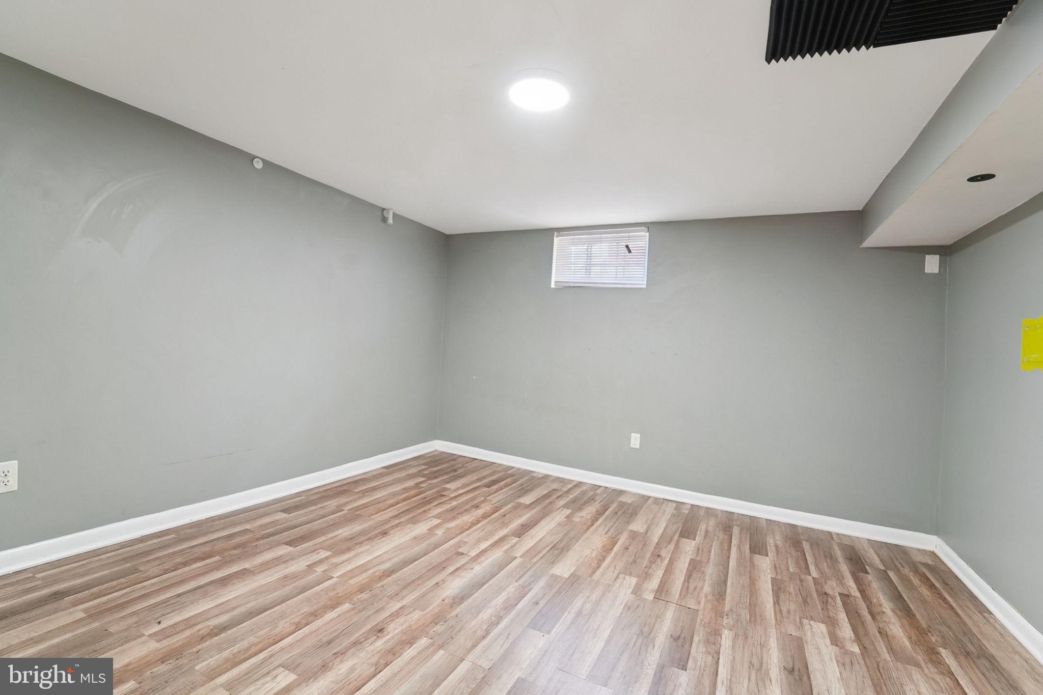 WILLIAMSBURG - Residential