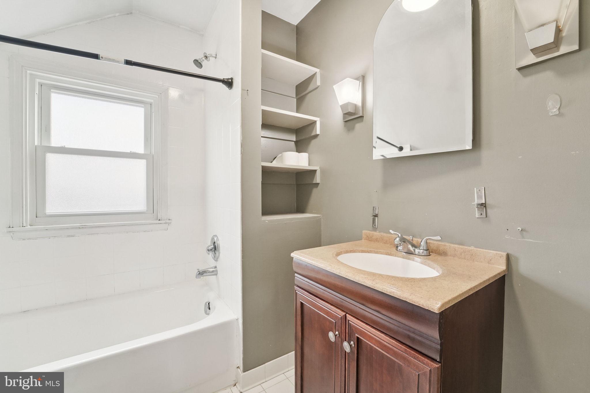 WILLIAMSBURG - Residential