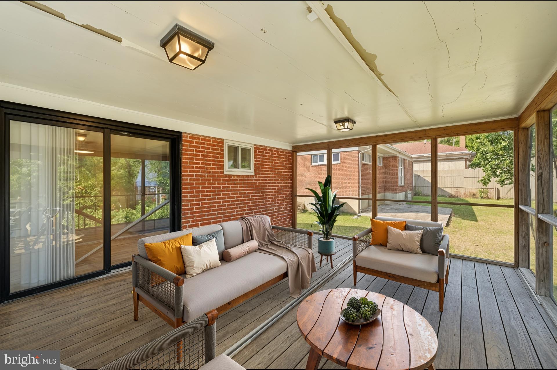 WILLIAMSBURG - Residential