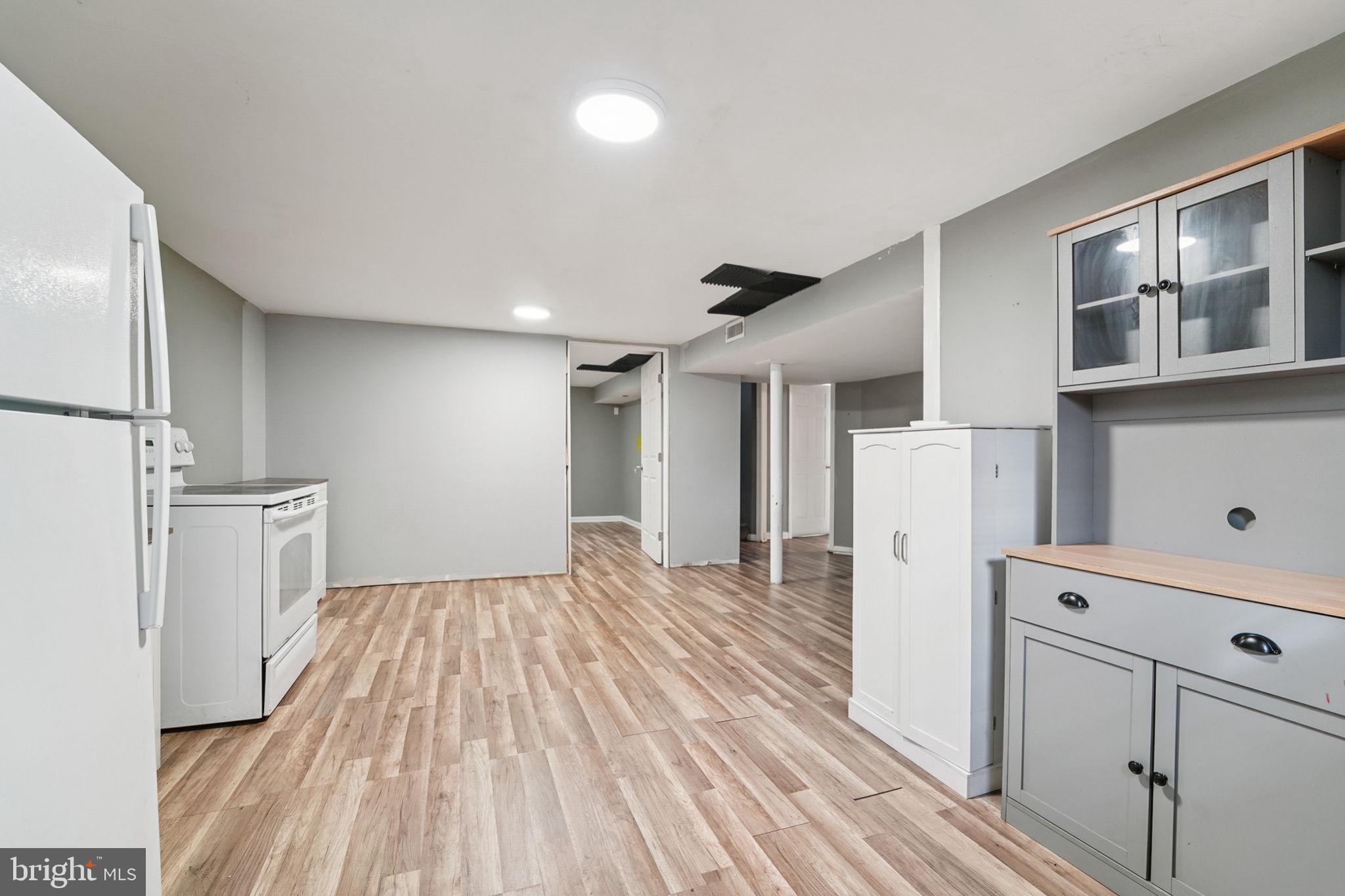 WILLIAMSBURG - Residential