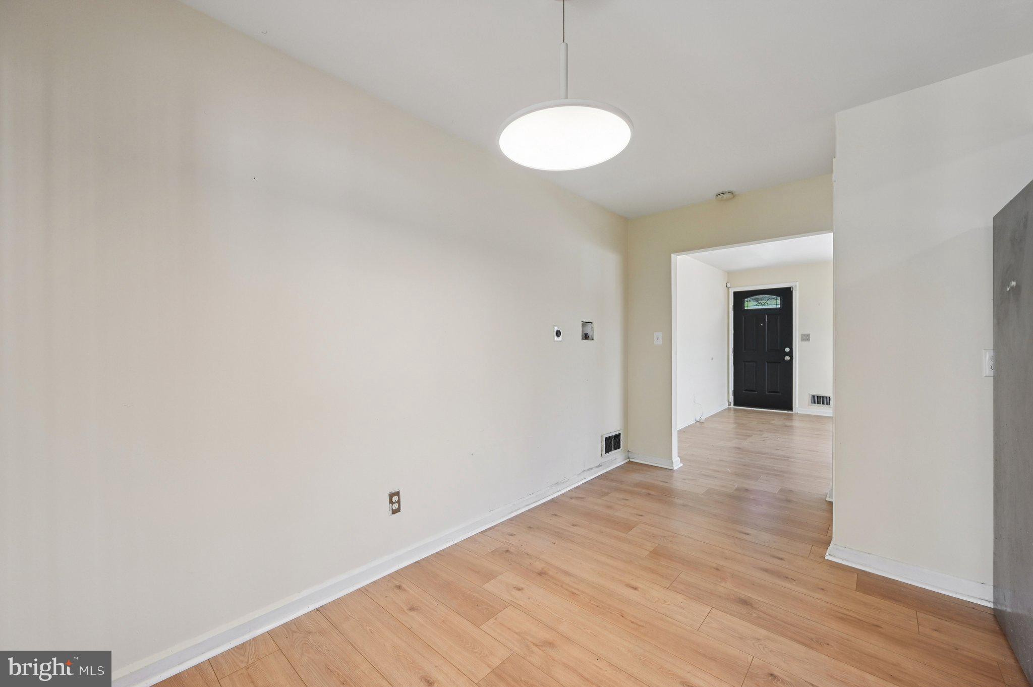 WILLIAMSBURG - Residential