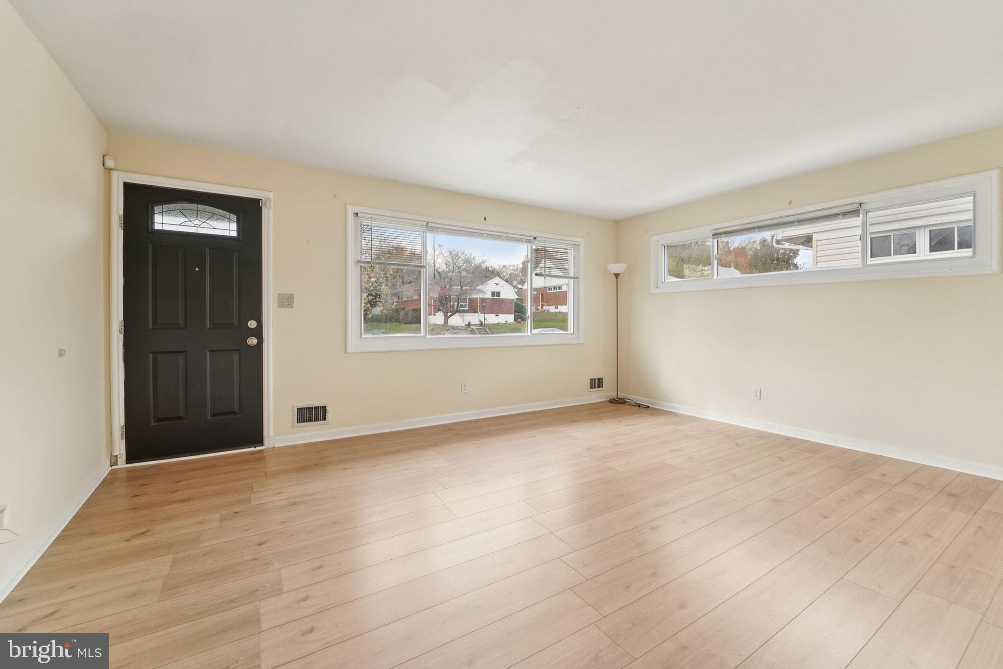 WILLIAMSBURG - Residential