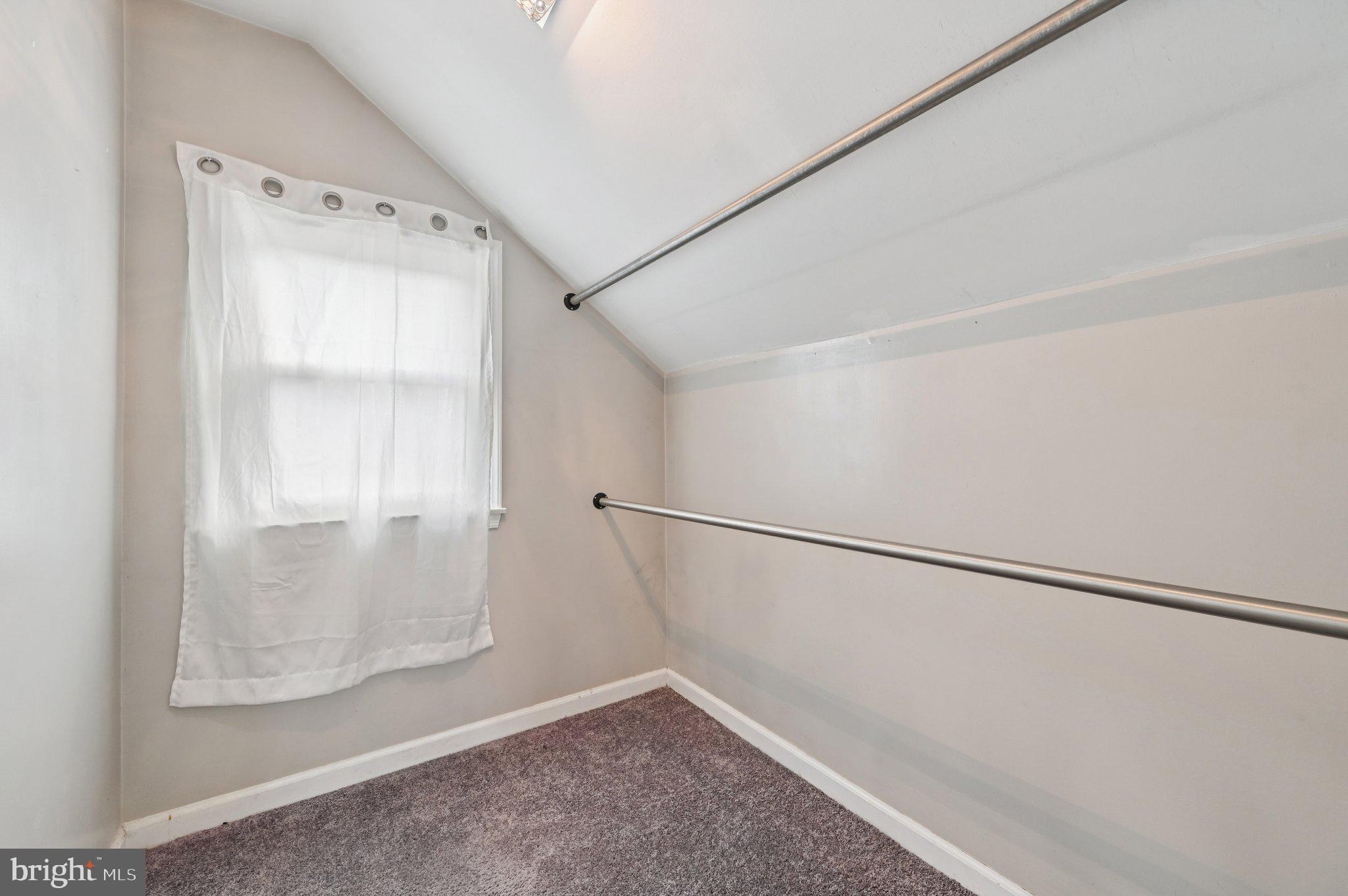 WILLIAMSBURG - Residential