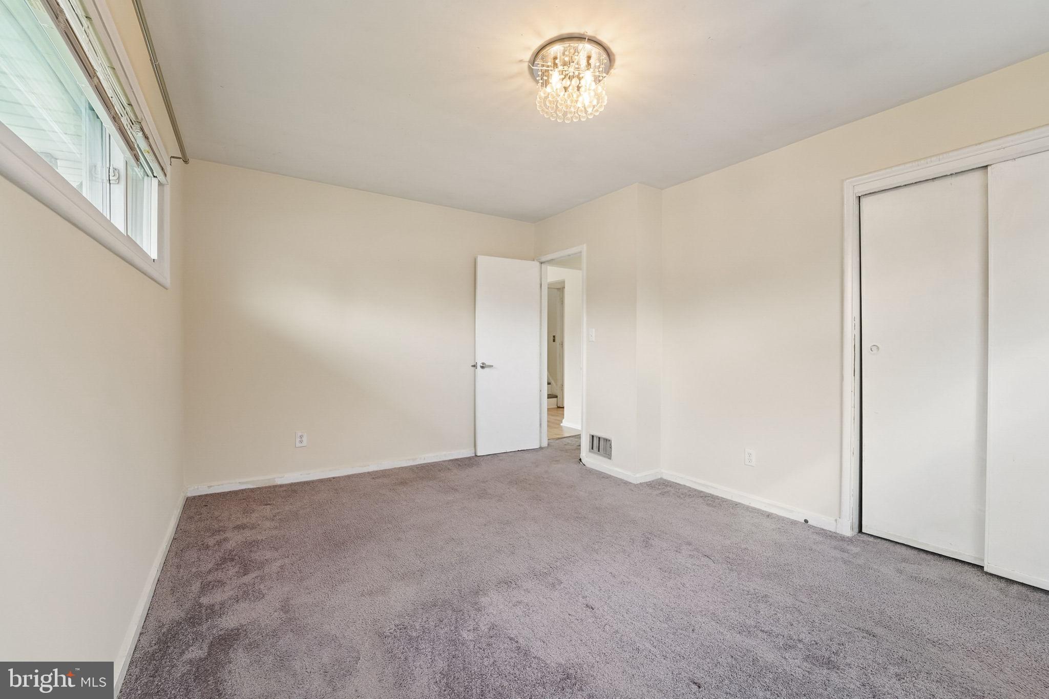 WILLIAMSBURG - Residential