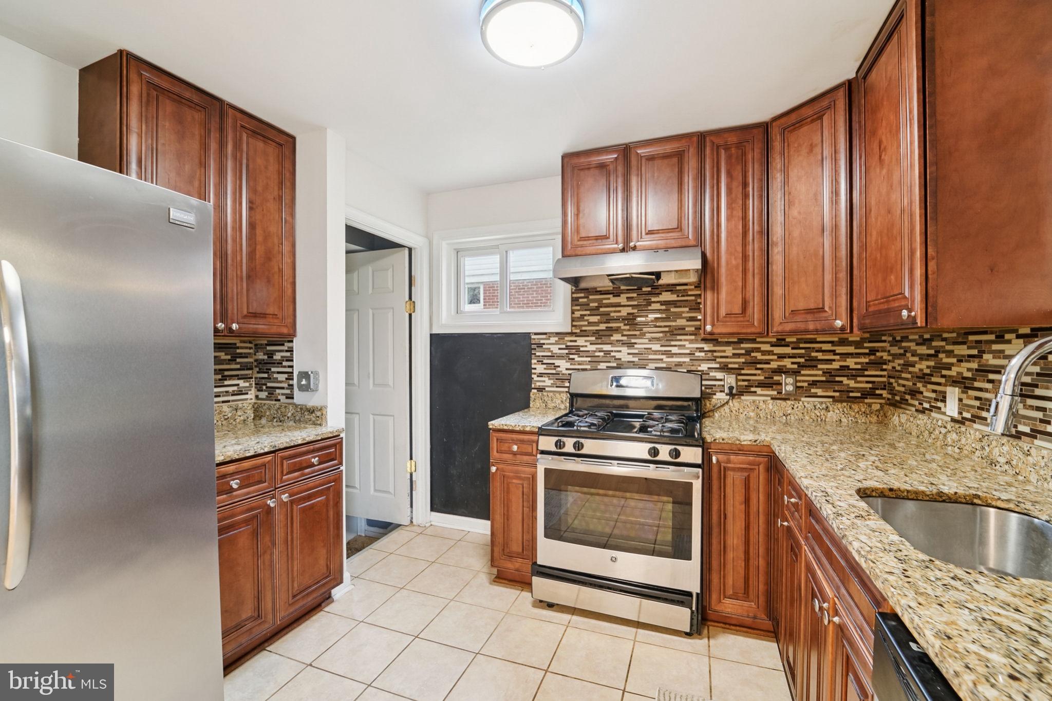 WILLIAMSBURG - Residential