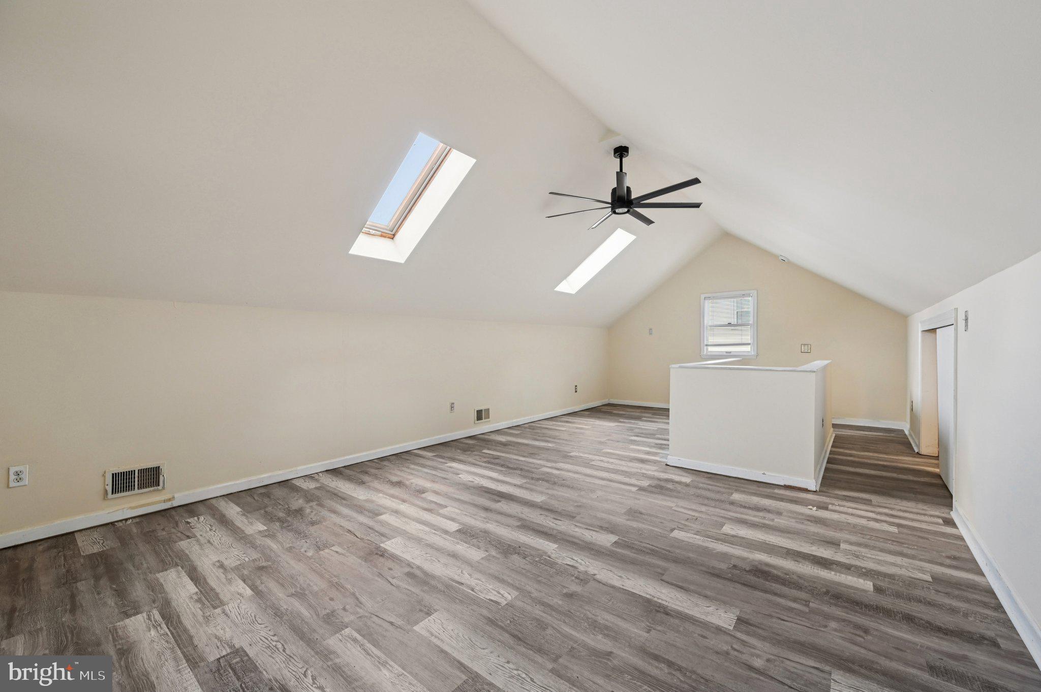 WILLIAMSBURG - Residential