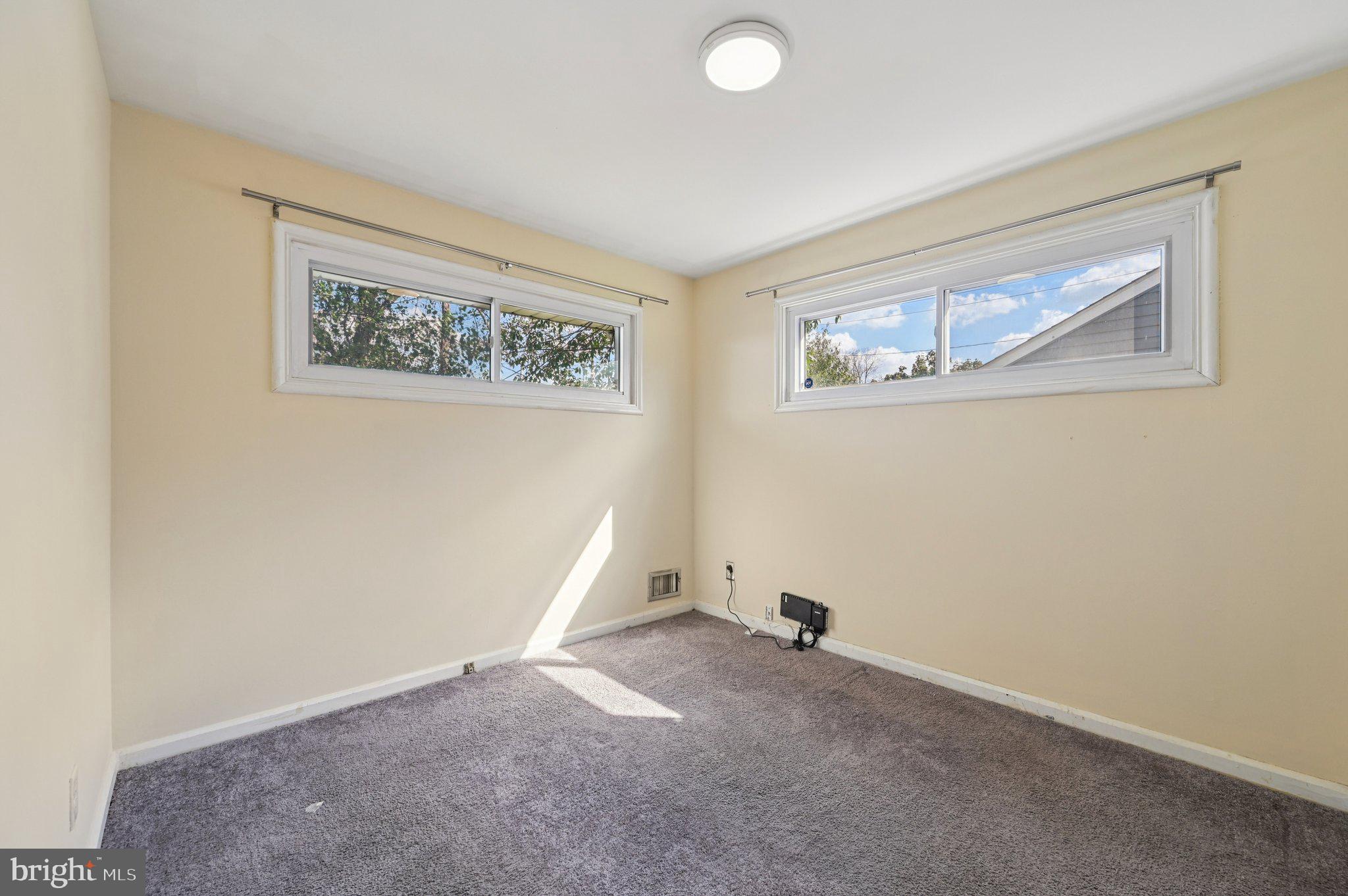 WILLIAMSBURG - Residential