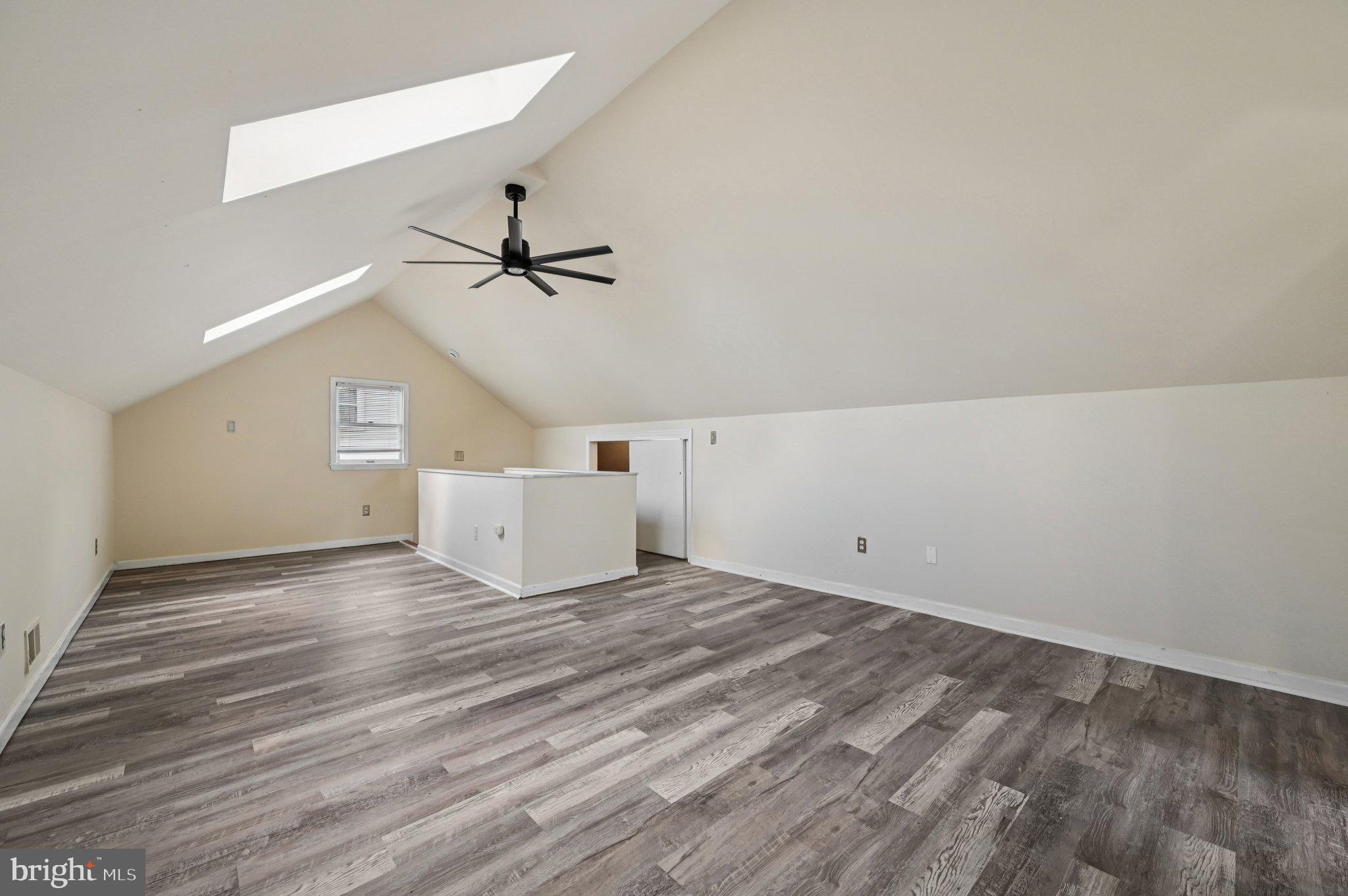 WILLIAMSBURG - Residential