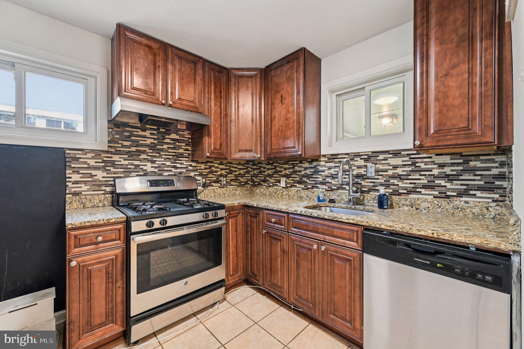 WILLIAMSBURG - Residential