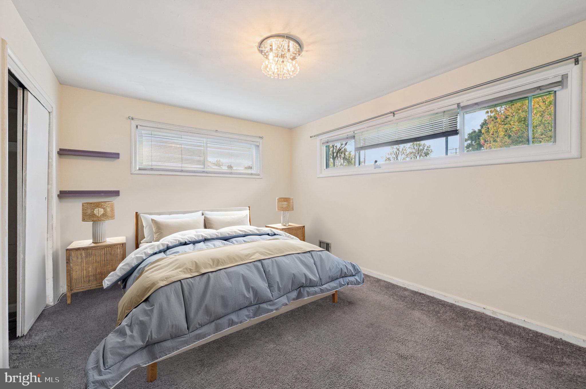 WILLIAMSBURG - Residential