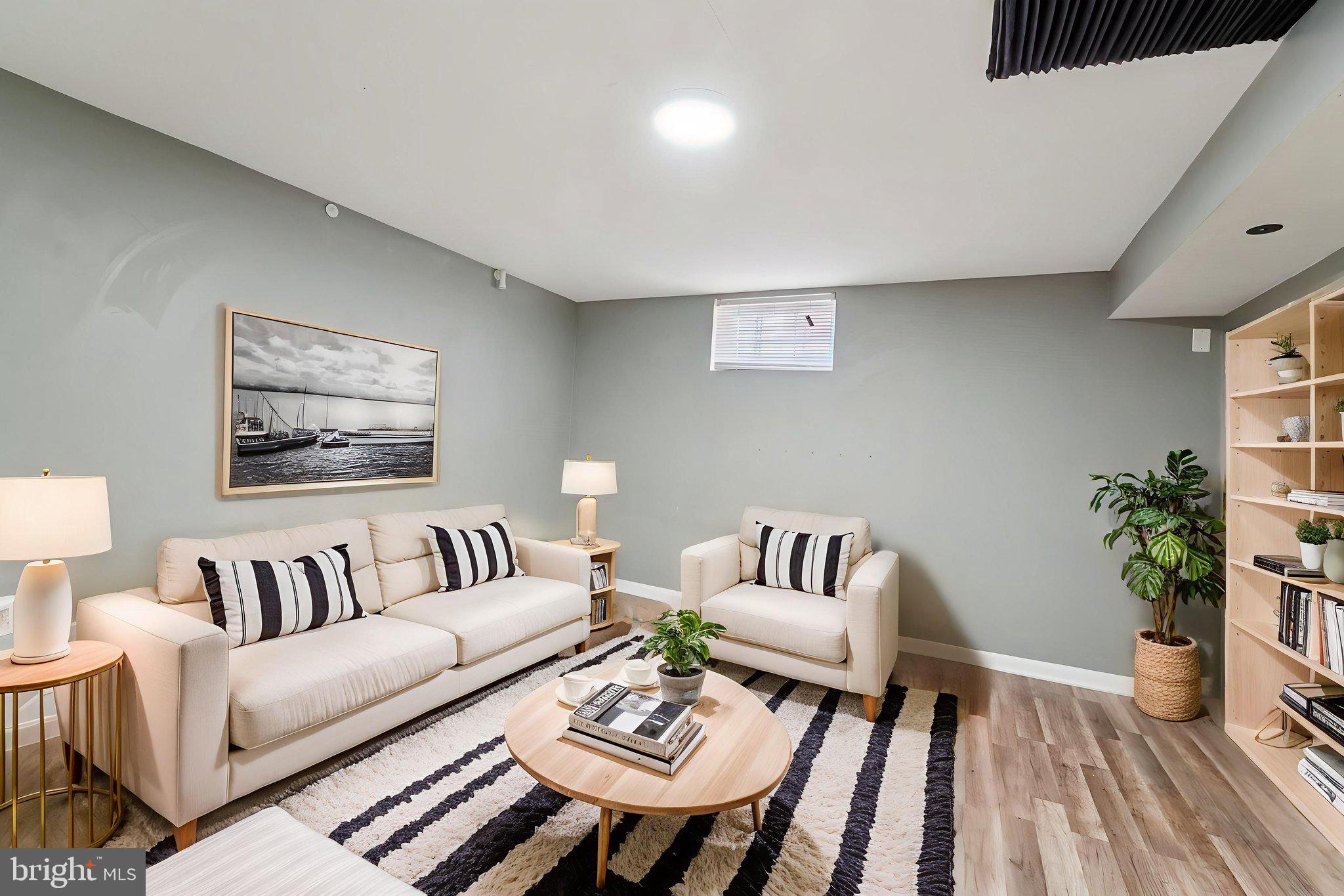 WILLIAMSBURG - Residential