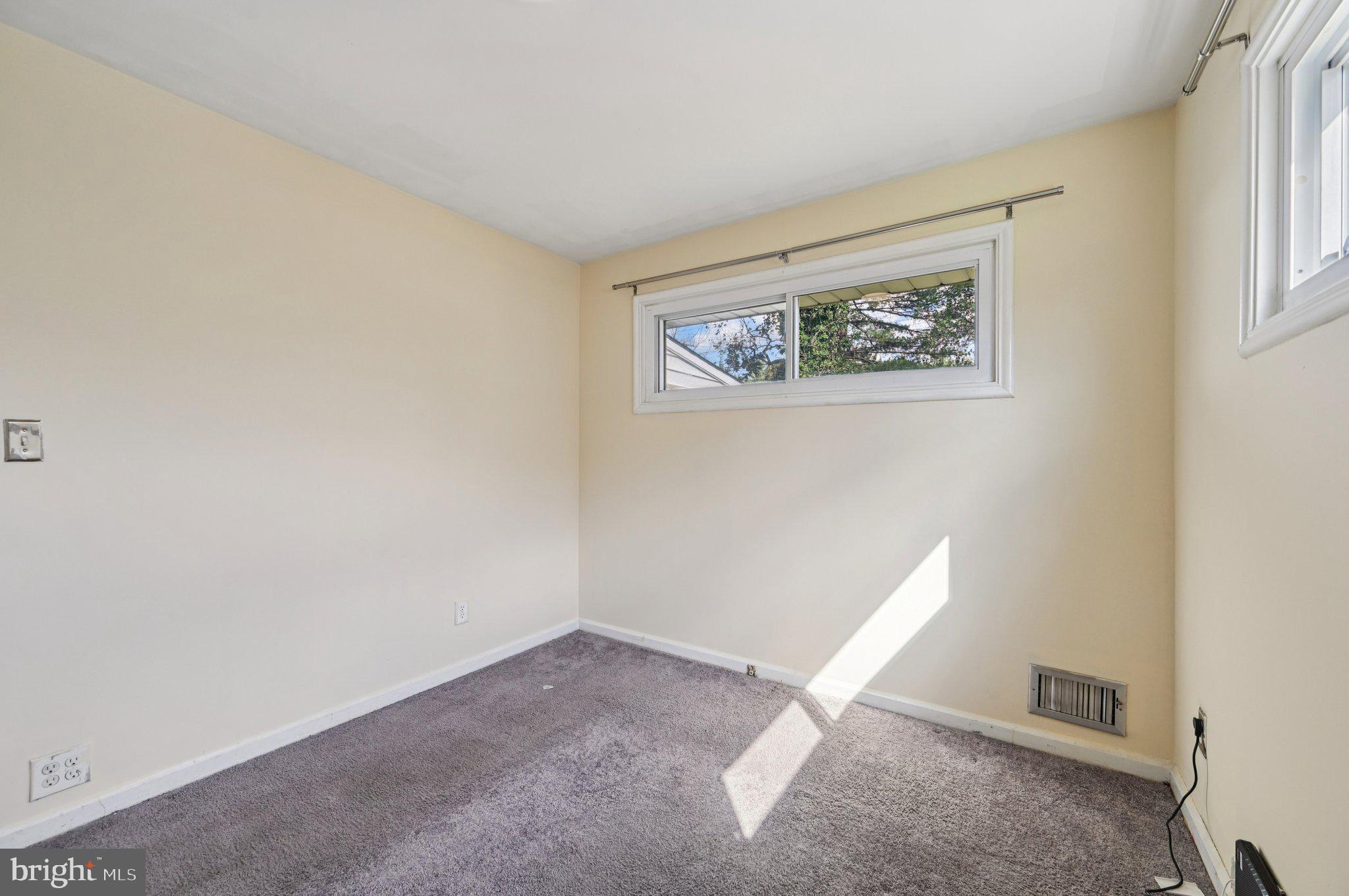 WILLIAMSBURG - Residential